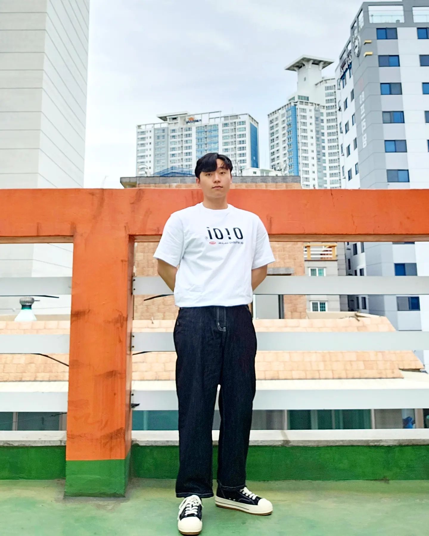 선선한게 제일 좋네😄😄

상의 : oioikorea 
하의 : 보세(독보남)
신발 : poseganch 
벨트 : musinsa_standard 

#캐쥬얼룩 #대학생룩 #무난룩 #키작남코디