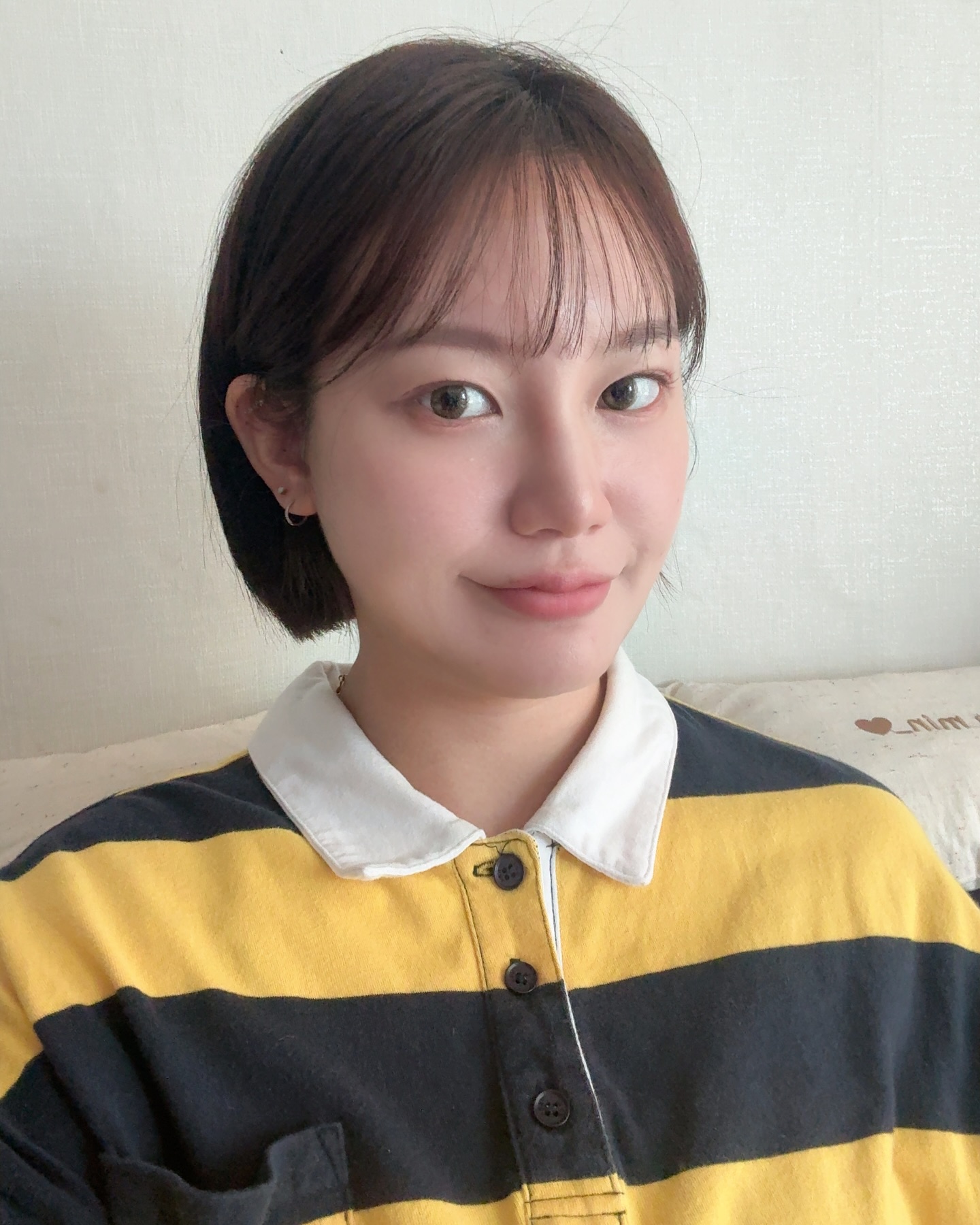 미용실에 잘 정착못하는 난데
예약할때부터 엄청 끌리더니
방문한 순간부터 시술 끝나고 나가는 순간까지
기분이 너무 좋고
시술또한 너무 만족👍👍

탈색모라 할수있는게 다양하지않은데
클리닉만으로도 내 고민이 어느정도 해결될꺼라고
추천해주셨는데 믿고 하길잘했다!!

또 앞머리 휘는게 너무 스트레스였는데
안산에서 모류교정펌을 할수있다는게 
너무 만족만족🥰🥰

앞으로 미용실은 _youth_hj 정착이다!!