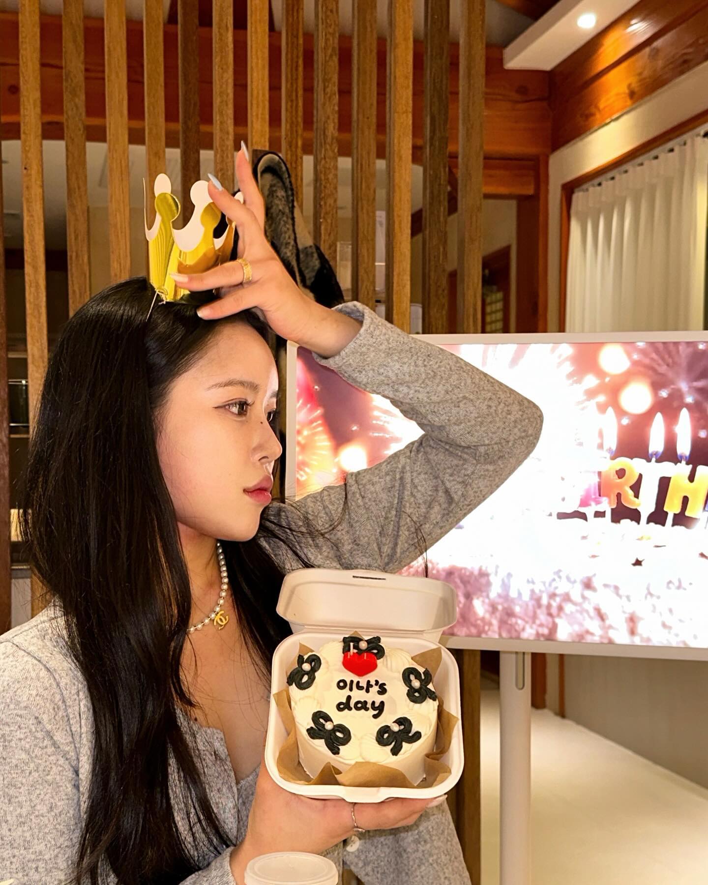 여자 생일은 한 달이래 🫶🏻