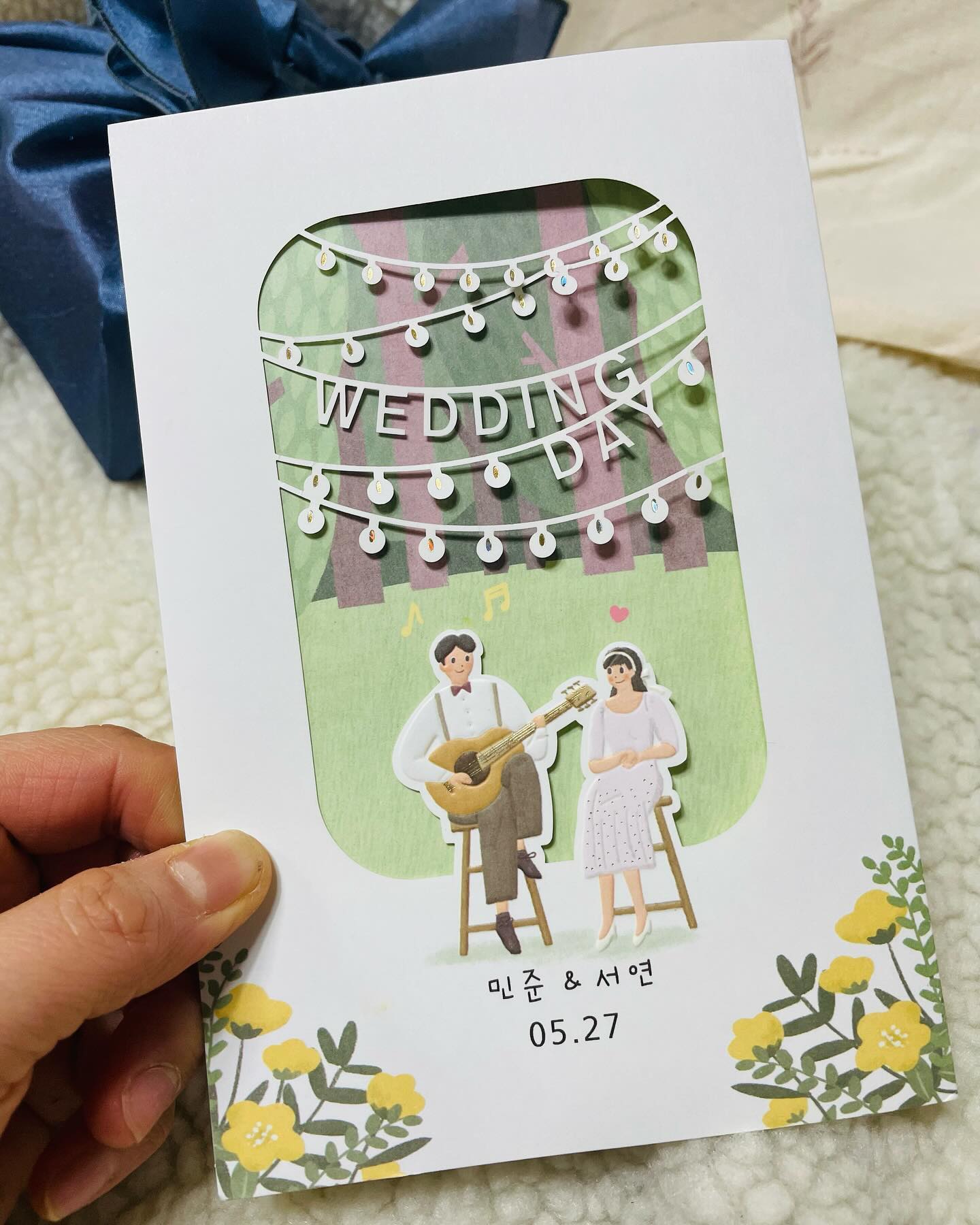 원하는 디자인을 골라서 받아본 #보자기청첩장 

청첩장뿐만 아니라 봉투디자인, 식권, 감사봉투등
다양한 추천상품도 함께 받아보니
이제야 조금 실감이 나네😆

#보자기카드 #청첩장 #결혼준비 
bojagicard