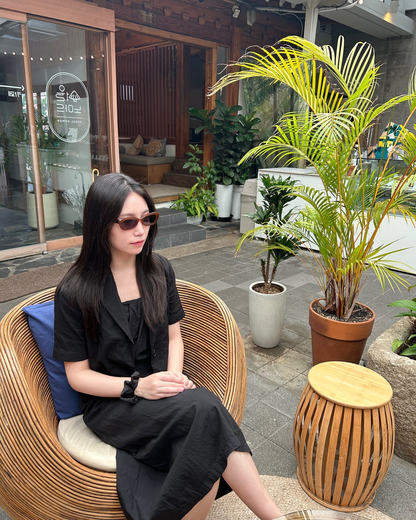 #협찬 너무 더운날 선구리 필수☀️
요즘 매일쓰는 선글라스..🤭
나인어코드 선글라스는 볼때마다
힙하게 잘나온다 ㅎㅎ 
효리언니가 착용한거보고 반해부럿다!!
안경도 안어울리는 나도 잘어울리는거면
누가써도 잘어울리게 만들어진건가..?
디자인 너무 맘에듬💕☺️
주변에서 잘어울린다고해줘서
매일쓰고이따 ㅋㅋ😎

#나인어코드 #선글라스 #선글라스추천 #선글라스그램 #선글라스타그램 #선글라스코디 #선글라스브랜드 #선글라스패션 #썬글라스 #썬글라스추천 #썬글라스사랑 #나인어코드선글라스 #sunglass #여름선글라스 #썬글라스브랜드 #여자선글라스 #여자썬글라스 #nineaccord #9accord #이효리선글라스 #이효리