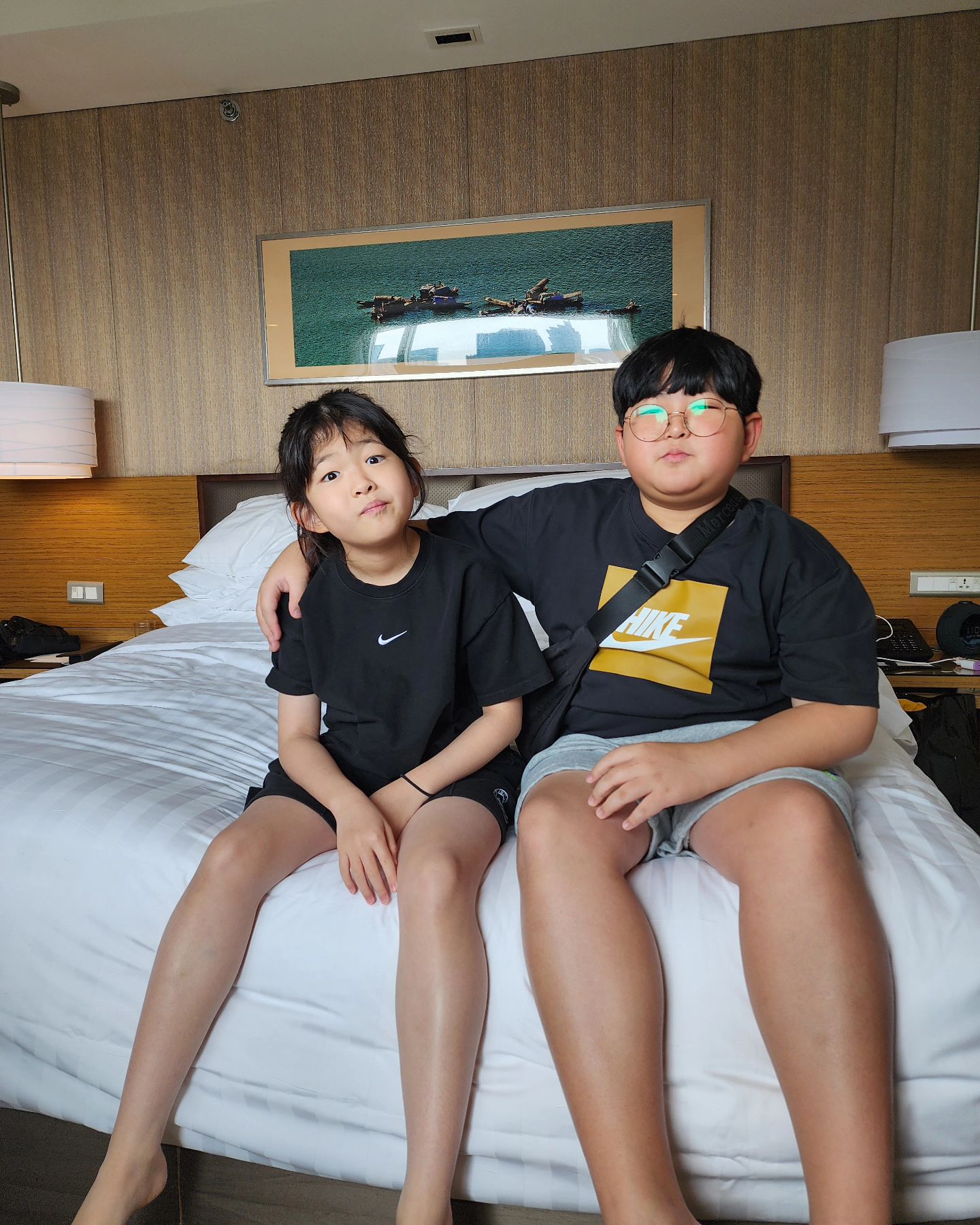 조금만 더 같이 다니면 변신한 아빠를 만날듯,
.
you_12.01.10 
intercontinentalsaigon 
.
#호치민 #베트남 #intercontinental #인터컨티넨탈사이공 #군산 #익산 #전주 #남매