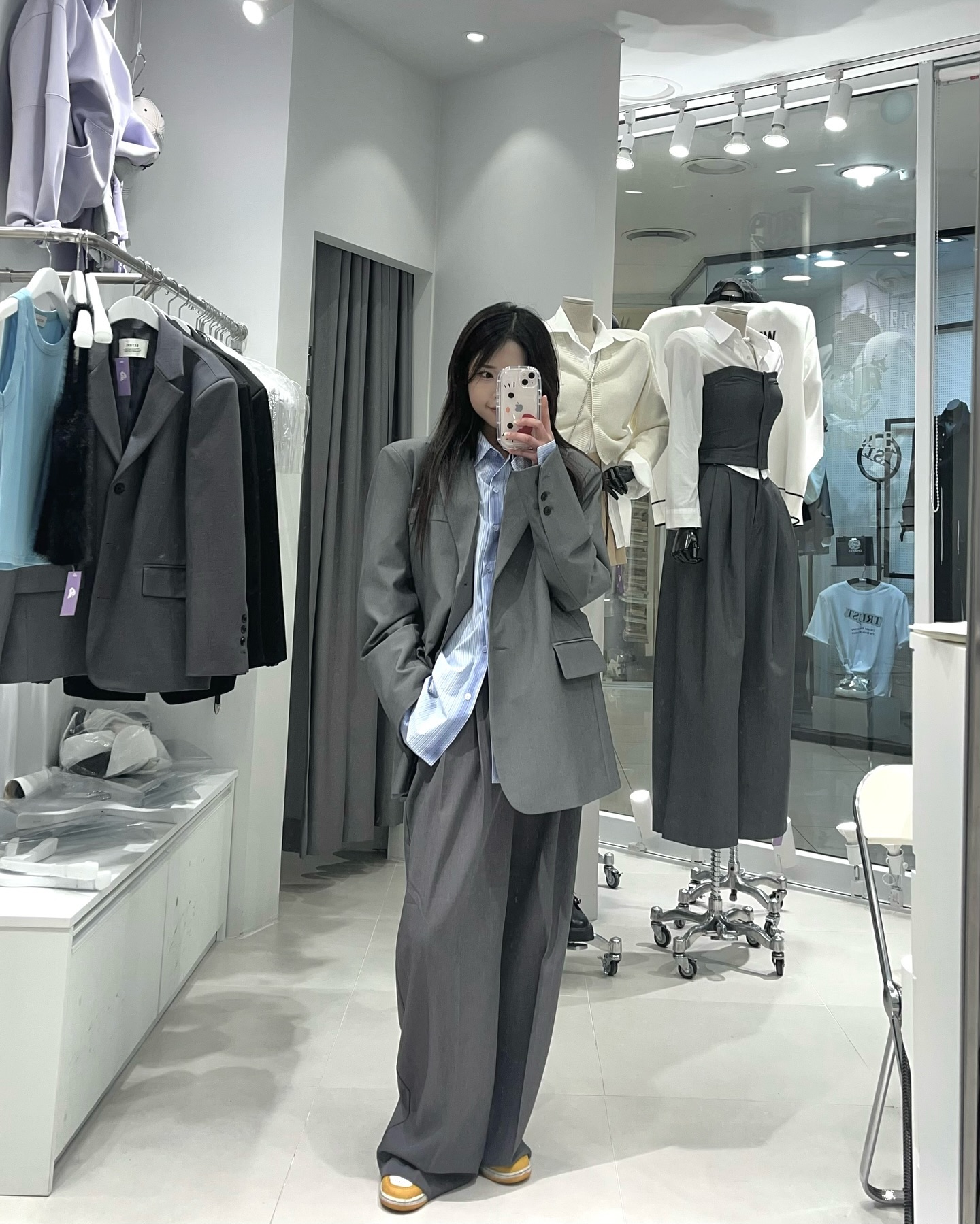 혁오밴드 취직
옷팔이 소녀 이틀 해버리기