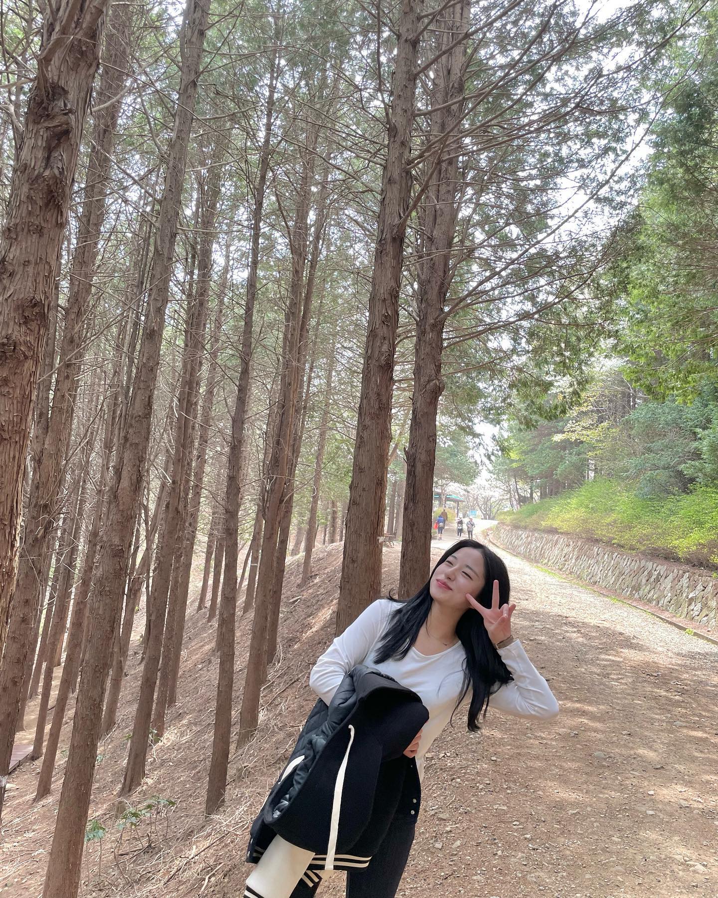 벌써 4달 전 시간 잘 ~~ 간다 
#저땐시원했는데지금은 ....
#초록을거머쥔우리는 #🍃