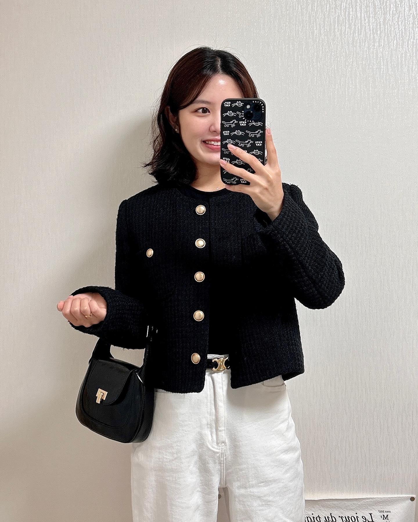 #데일리룩 #트위드자켓코디 
새로 산 가방 개시 🖤

아우터 mixxo_korea 
하의 gogosing_official 
벨트 celine 
가방 bagtobasics.shop