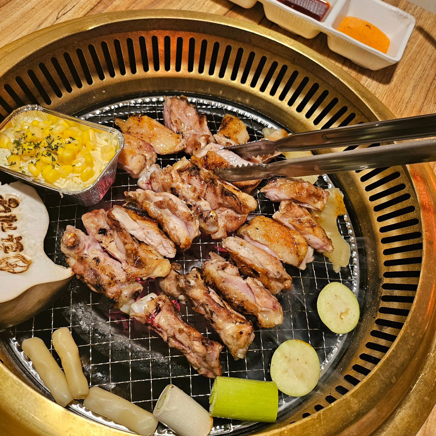 #화계당 
연휴끝이 아쉬워서 저녁먹으러 나왔어요ㅋㅋㅋ
한잔하면서 스트레스풀고 내일부터 일상복귀합니다🫠
닭갈비 오랜만인데 맛있네~
#내돈내산 #간석역맛집 #맛집 #닭갈비 #연휴끝이다😭 #하루만더쉬고싶다아아아