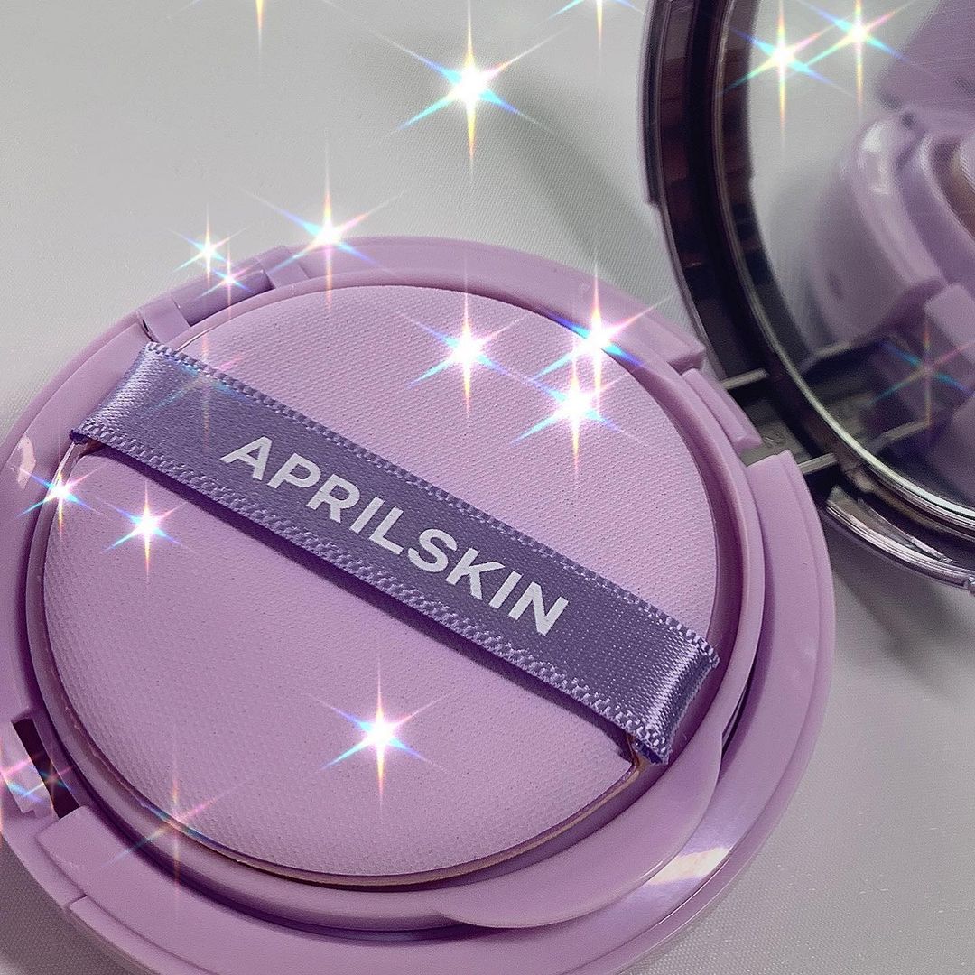 다솜 on Instagram: “💜에이프릴스킨 초슬림쿠션💜 마스크가 필수인 만큼 묻어남이 없는 쿠션을 많이 찾게 되는 듯.. 확실히 다른 쿠션에 비해 묻어남이 적고 따로 파우더 처리를 안