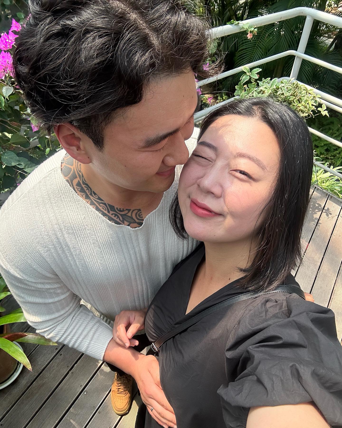 #둘이서마지막여행 #대전여행 

결혼식 있어서 여행겸 대전으로 놀러왔는데
진짜 애낳기 전 마지막 여행이 되겠구나 싶다,,🥺

시간여유가 있어서 #한밭수목원 왔는데
여기는 뽀뇽이랑 진짜 또 오고싶다🥺
입장료 무료인데 왜케 잘 되어있냐!!!!!

어제부터 나비 특별기획전 시작했는데
동화속에 온 것 같았고 식물원도 서울식물원 뺨 친닷🤍

뽀뇽이 한 3살쯤 됐을때 뎃고오면 넘 좋을듯 🫶🏻