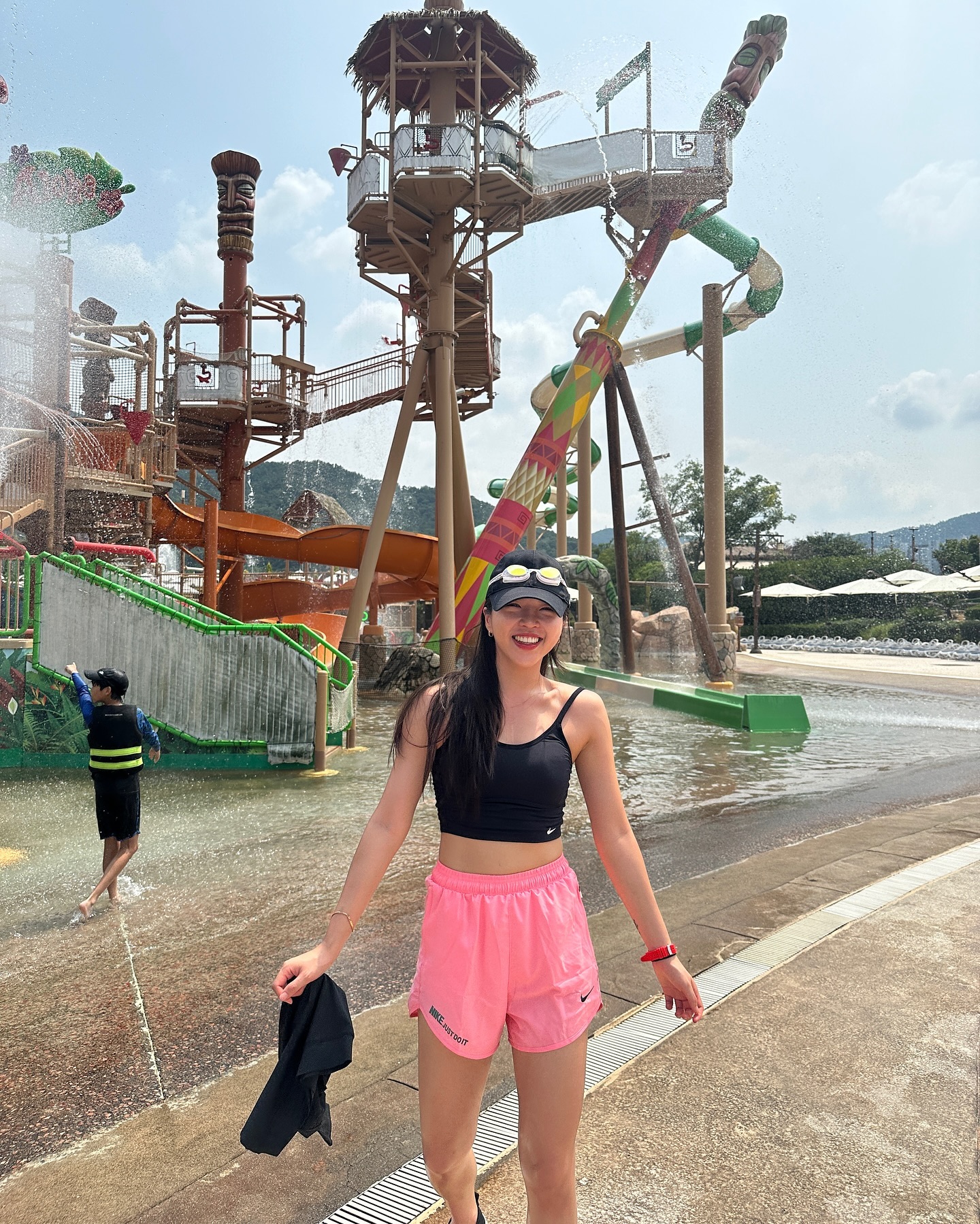 올해도 빠짐없이 #워터파크 🩵🩵😶‍🌫️헤헤 즐거웡
재밌는 기구 4개 다 탔지롱 럭키비키쟈나~~~~🦦 
파도풀도 넘 재밌었고예~~~~☺️김해삐~~~~🫶💕💕