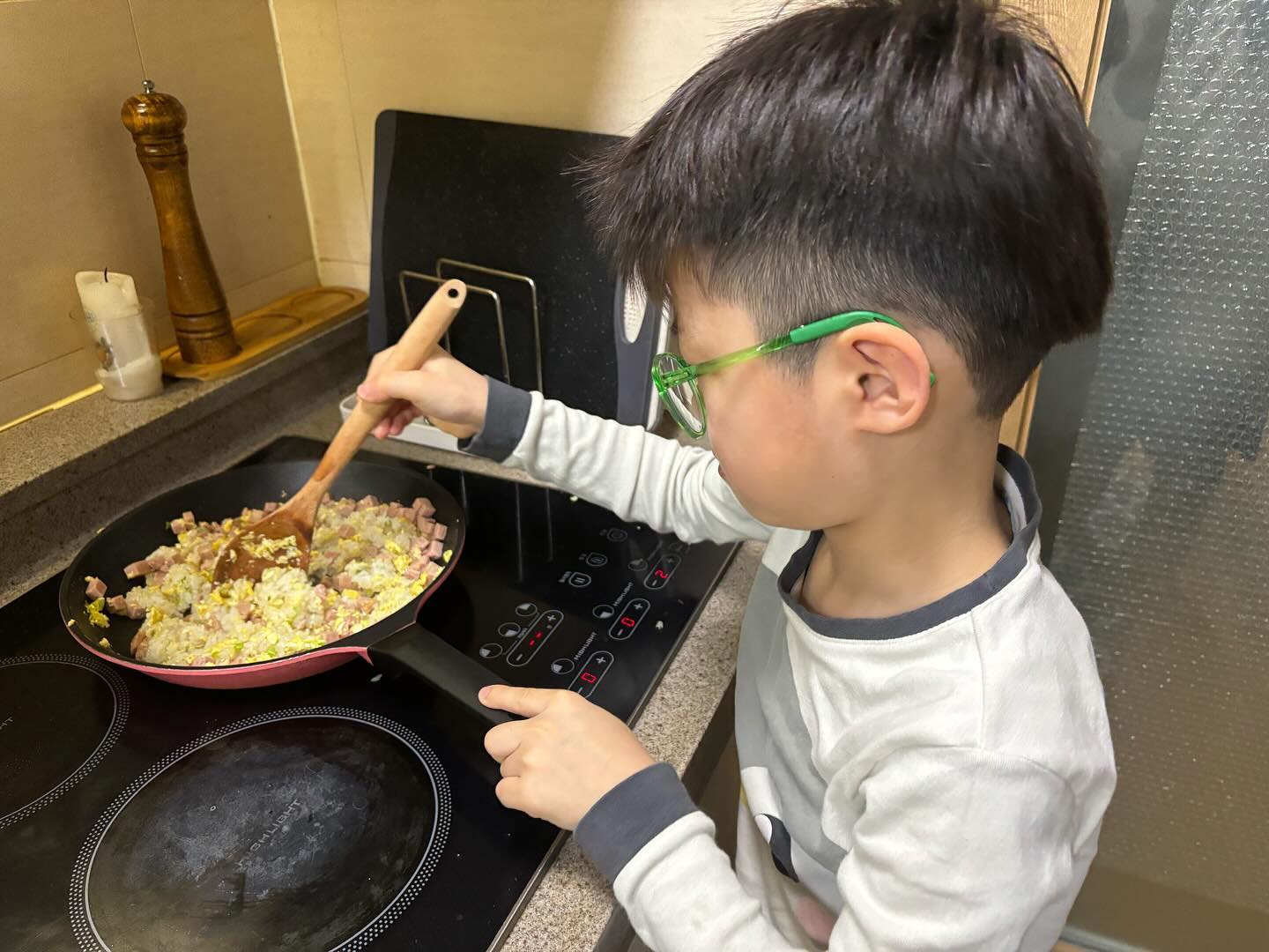 #힘다린💕 
.
.
.
.

동생 도시락 요리해주는 
오빠 어떤데!? ㅎ
#3살차이오빠 
#요섹남아들👨‍🍳
