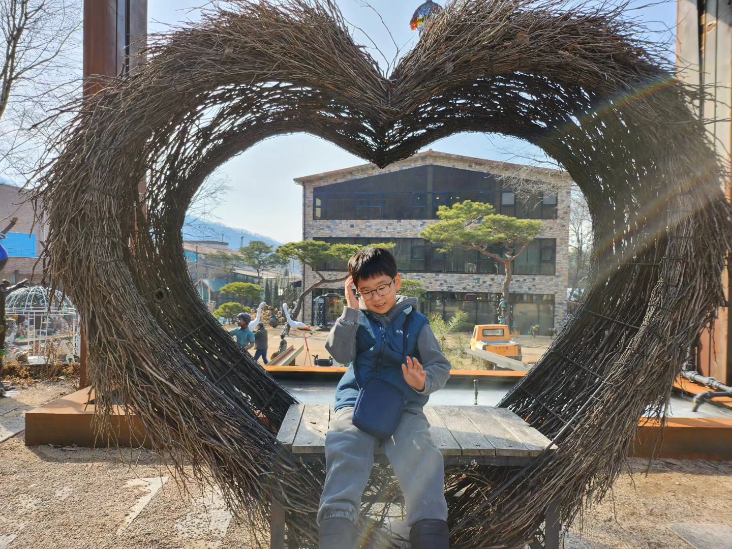 #급나들이

급히 간것치고는 너무 볼게 없었다.
춥고 정신사납고.
오늘 내 마음이 그랬을수도 있었겠으나.

오늘 하루는 즐겁고 신났다😆

#즐거운거좋아
#씐나는것도좋아
#매번짜릿해