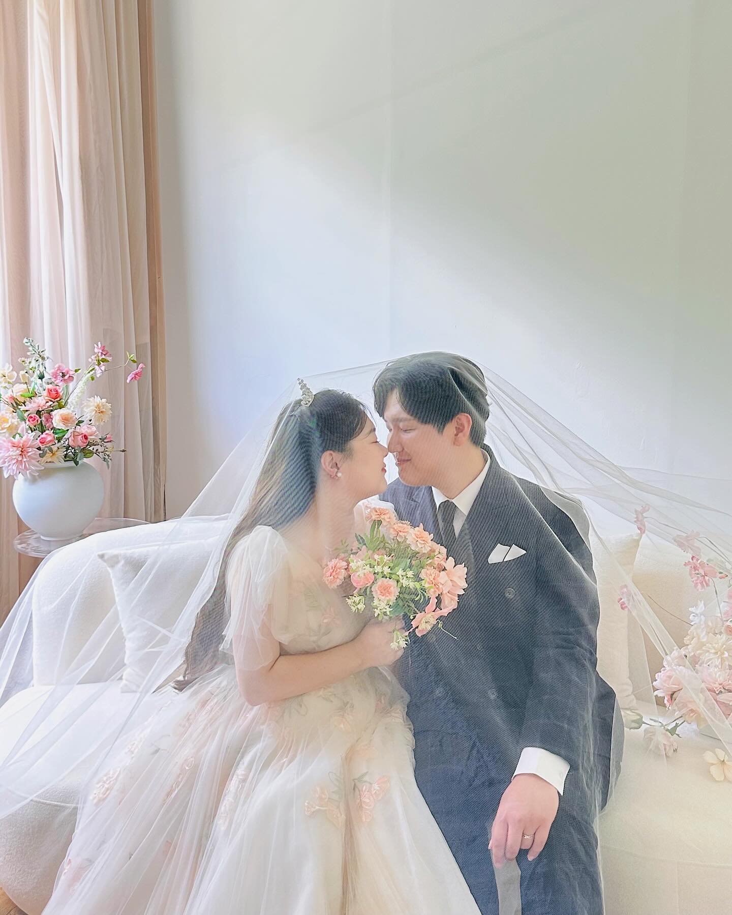 곤듀놀이 끝🩵
#wedding #photo