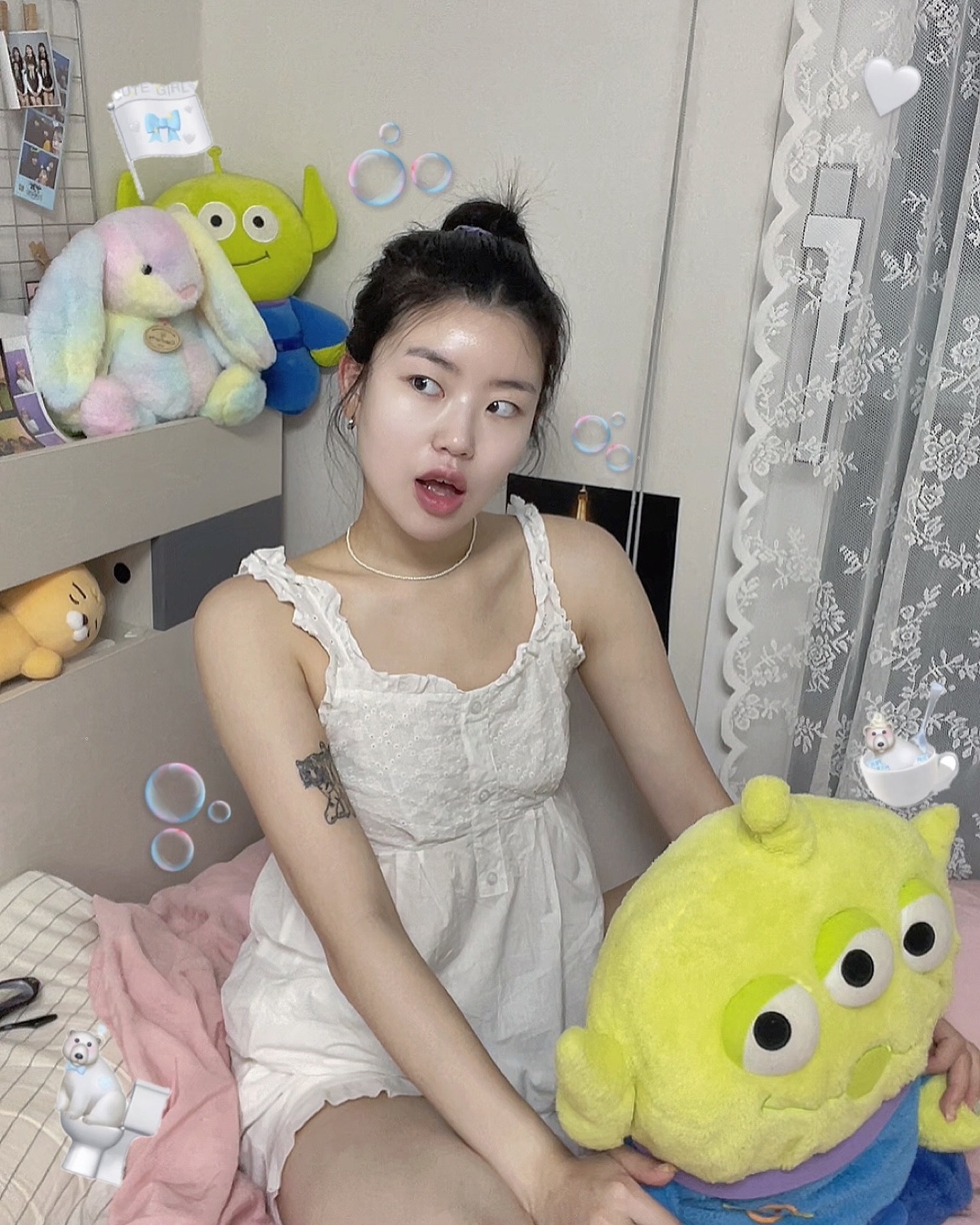 어느덧 7월도 끝이났네요🌿
여러분의 가장 편안한 숲은 어디인가요?🌳 요즘 저의 숲은 포근한 침대인데요 하루 중 가장 편안한 곳에서의 옷은 무엇보다 중요하다는 사-실 잠옷까지 책임져주는 #도로시와 오늘 하루도 잘 마무리한 나 자신에게 편안함을 선물해보세요 🛌

🌲20% 할인쿠폰 (PARTNER09JMK)🌲

#도로시와#dorosiwa#홈웨어#프릴파자마#나시잠옷#여름잠옷#여름파자마#나시파자마