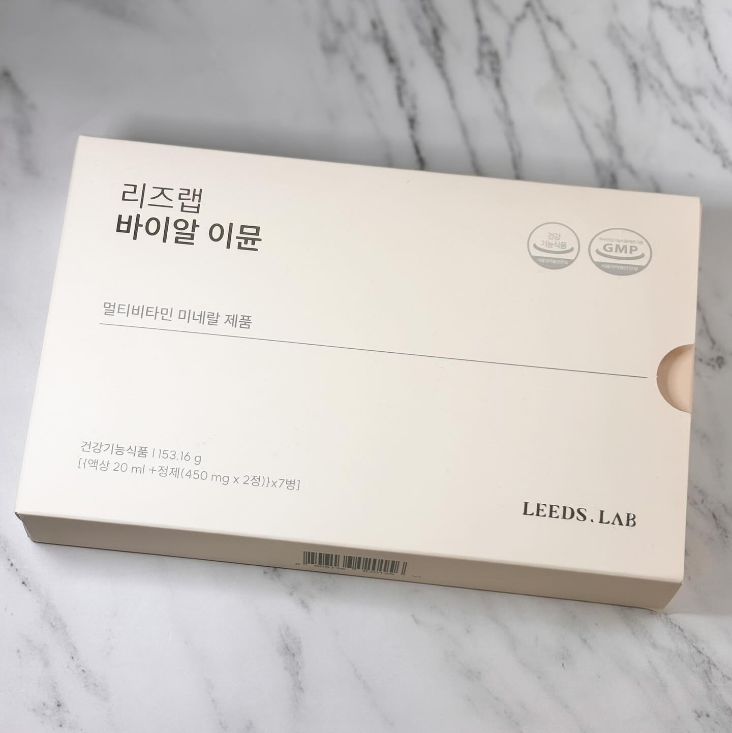 #협찬

물 없이 간편하게 1초면 섭취가능한 이민정비타민으로 유명한 리즈랩바이알이뮨플러스!!

남녀노소 누구나 섭취가능하고 국내 최초,최대22종 영양소 함유 되어있고 물없이도 간편하게 먹을 수 있는 멀티비타민이에요☺️

무엇보다도 사이즈도 미니미니 해서 휴대하기도 간편하고 정제사이즈도 작고 액상이 망고맛이라서 맛도 있고!!

오후 2시 이전 주문 시 당일 출고로 90%가 다음날 받아볼 수 있답니다

우리모두 리즈랩으로 미리미리 건강챙겨요 😉

 #리즈랩 #리즈랩바이알이뮨플러스 #바이알이뮨플러스 #국내최초 #국내최다 #이민정 #이민정비타민 #골프비타민 #골프필수템 #라운딩필수템 #골프선물 #운동비타민 #올인원비타민 #종합비타민 #비타민추천 #프리미엄비타민 #면역력영양제 #멀티비타민 #멀티비타민추천 #건강기능식품추천 #비타민선물