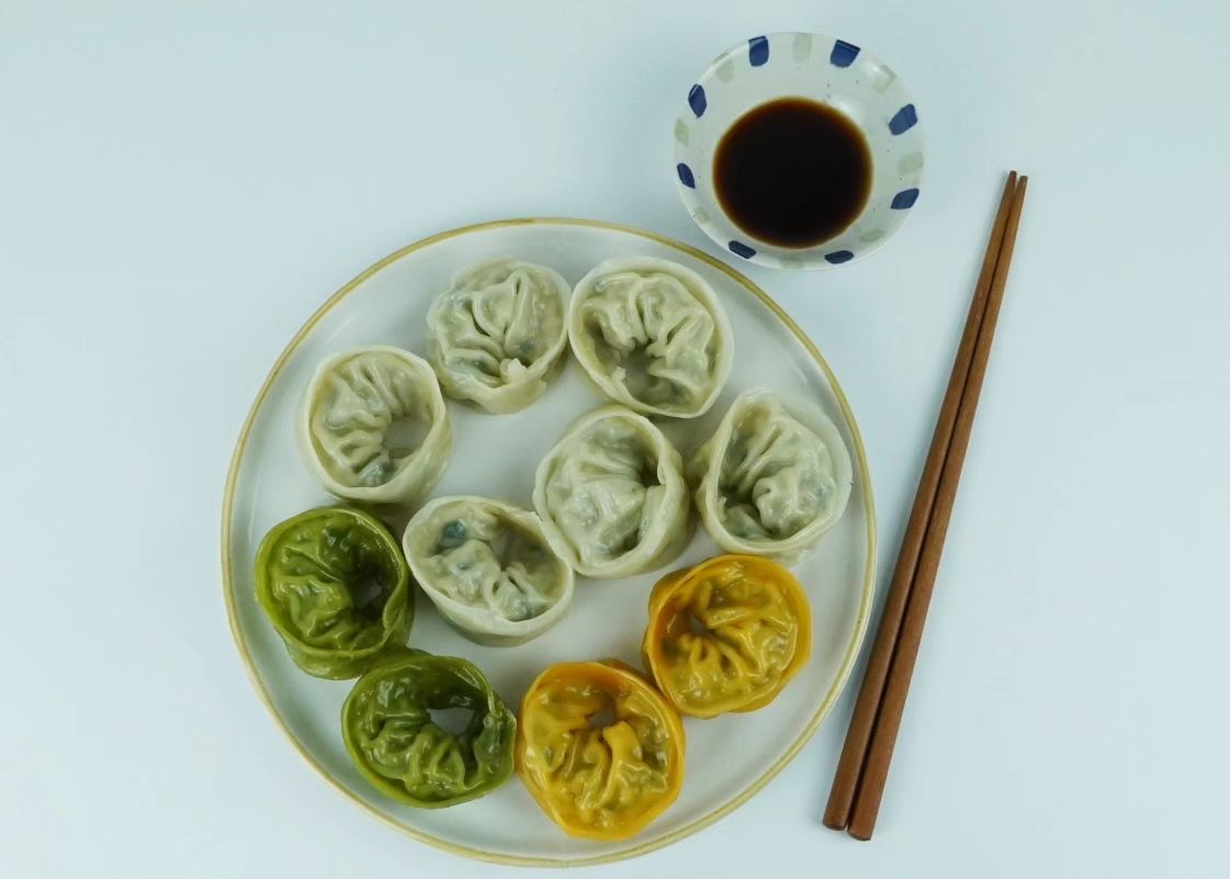 #광고
만두 넘나 사랑하는 1인
인천 청라만두 맛집 꽃길만두
#꽃길만두청라점 소개할게요오ࡄ.’ 

12종의 만두뿐만 아니라, 찰옥수수, 
강원도 감자떡, 안흥찐빵을 제공하는 만두전문점 

▫감자전분으로 만들어 소화가 잘되는 
    쫄깃쫄깃 투명한 딤섬만두(고기, 김치, 쭈꾸미)
▫육집을 가득 품고있는 왕만두(고기, 김치)
▫손질한 새우를 품은 교자만두
▫아이들이 좋아하는 갈비만두, 짜장만두
▫대중적인 손만두(고기, 김치)
▫술안주로 잘 어울리는 매운맛이 일품인 
    짬뽕만두, 매꼼꽃갈비 

포장(TAKE OUT) 및 배달, 매장 식사 모두 가능해요:) 

🥟 주원료 원산지 
국내산 김치, 국내산 돼지고기, 베트남산 새우, 베트남산 쭈꾸미 

🏠flowerload._.mandu
인천 서구 청라커낼로288번길 26 
현대썬앤빌더테라스103동 상가183호
032-561-7277 

운영시간  10:00 - 23:55 
라스트오더 23:40  
  
  

#청라맛집 #청라만두 #만두맛집 #인천맛집 #인천만두맛집 #꽃길만두청라점
