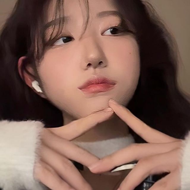 서우 on Instagram: "#협찬 #광고 온리퍼센트 아르간 극손상 단백질 샴푸&트린트먼트 탈색 1번 염색3번 흑발 3번한 내 지푸라기같은 머리카락 :( 또 머리 길이가 긴편이라 머리카락 끝까지 영양
