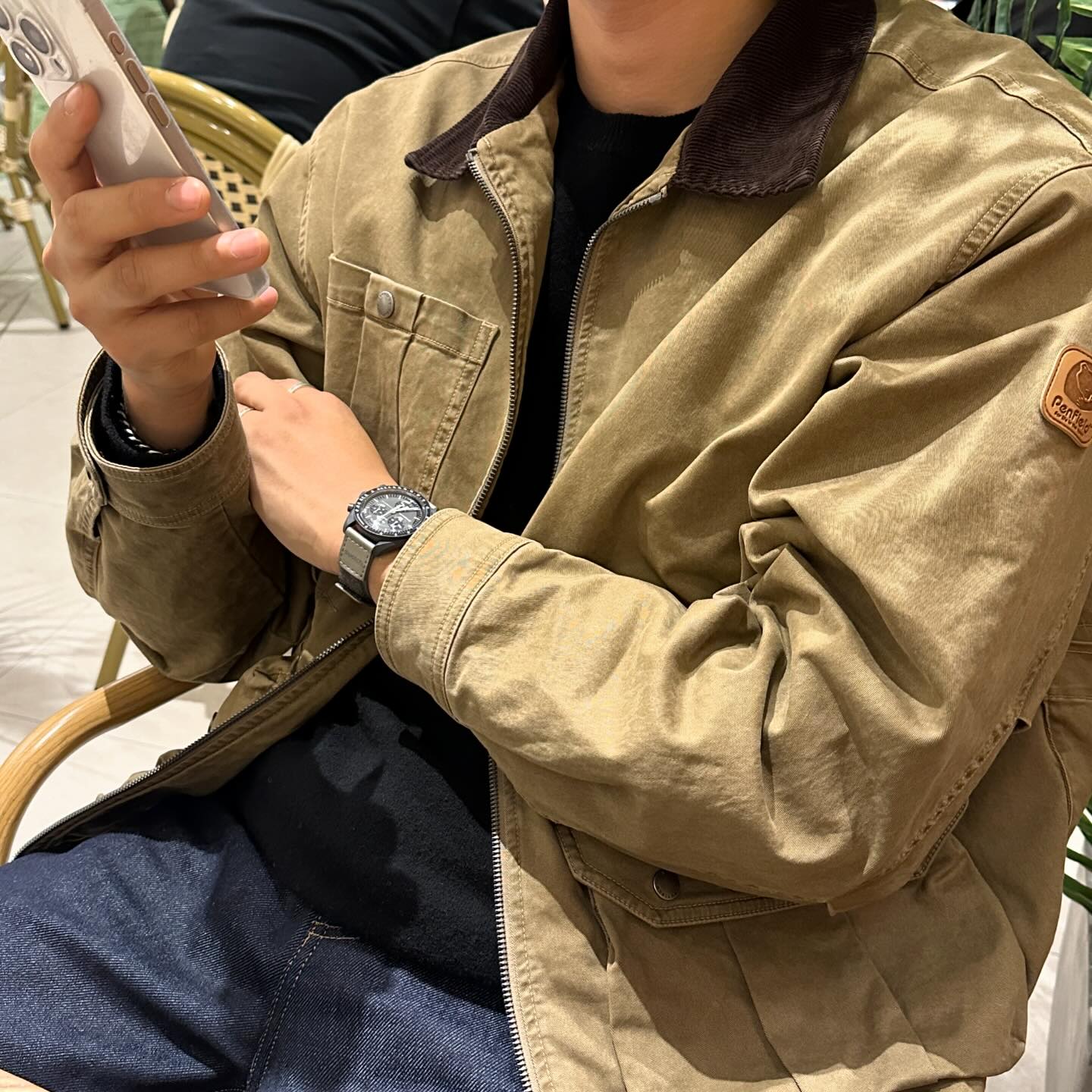 칼하트 살 돈은 없고 이제 옆머리 귀 뒤로 넘어감