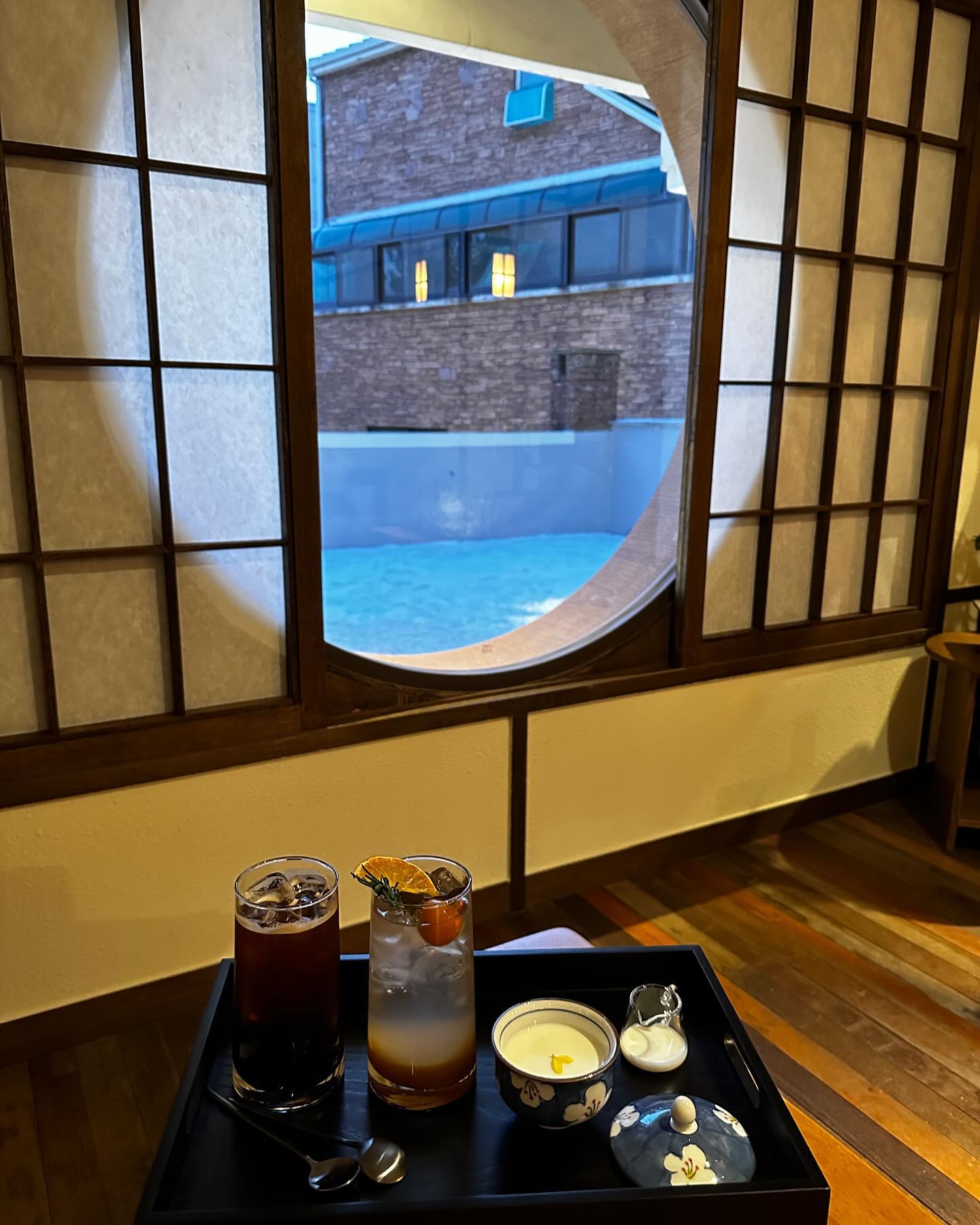 만수동에 이런 분위기 카페라니😘
분깡카페 못참취

우유푸딩 완전 맛있음
1층과 2층은 또 다른 분위기👍🏻
#소설원만수 

soseolwon_mansu