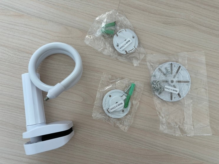 분리수면 필수템 헤이홈 프로와 고정형 거치하기, 브이럽스 홈캠거치대