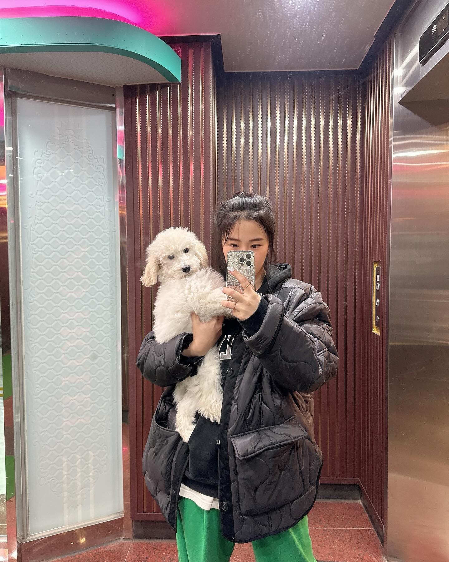 내 두번째 꾸질이 주노랑 😛
눈오니까 밖에서 한바탕 뒹굴기 ~~
하루하루 커져가는 모숩 너무 싱기해👍
건강하게 말잘듣게 크길,,제발,,
#스탠다드푸들 #강아지랑 #주노호텔