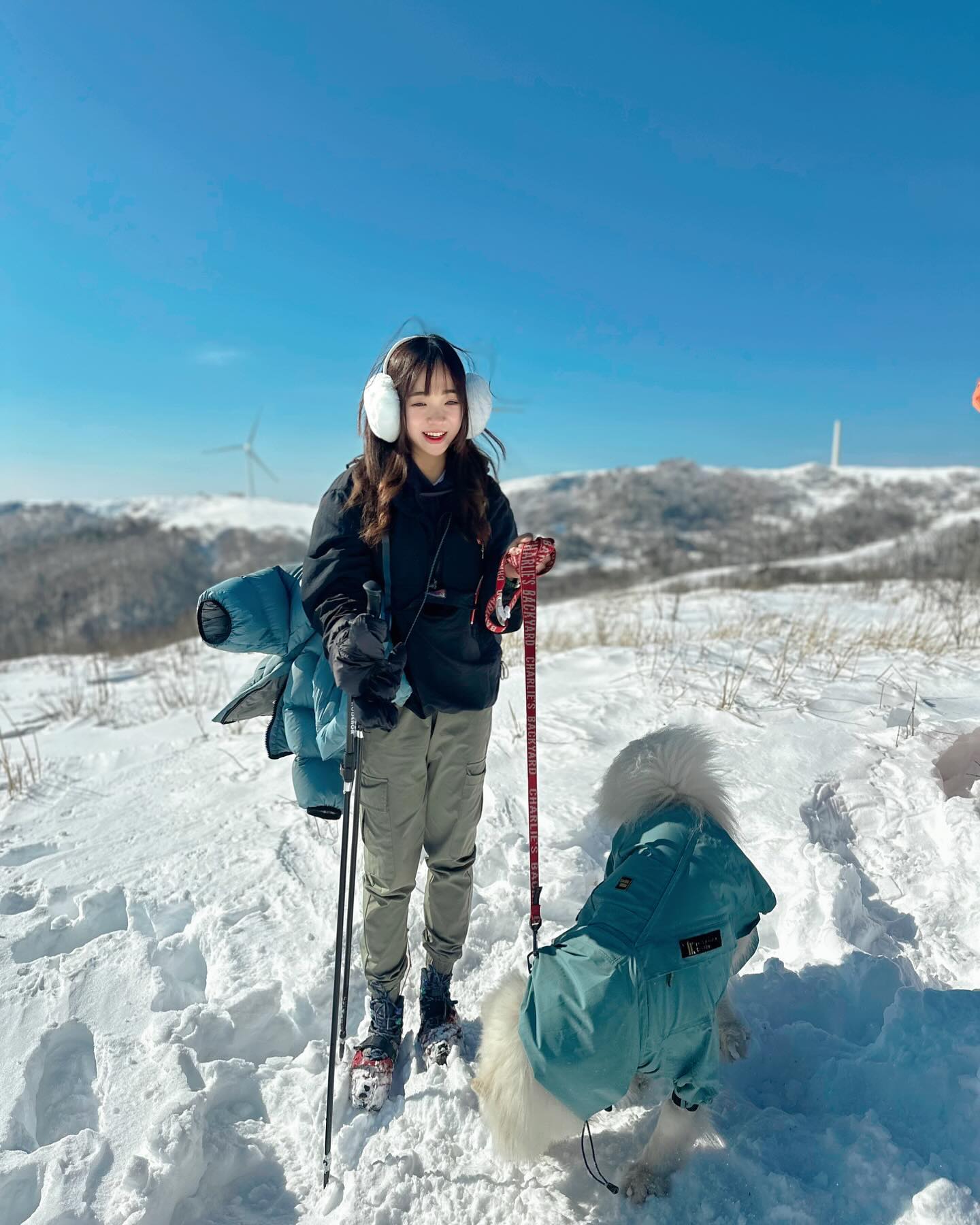 🏔️(선자령 트레킹💕)

📍대관령 마을 휴게소 -국사성황당입구 -KT중계소-새봉전망대-선자령정상-임도풍력기앞-한일목장입구-샘터-재궁골삼거리-국사성황당-대관령마을 휴게소-(양떼목장x)

⏰약 14km/4시간 30분 소요(10:50분시작)

좋은 사람들과 함께 했던 
선자령 트레킹 또 가고 싶다 👍
하산 후 옥수수는 꼭 먹어야 할 맛도리🌽

#등산 #설산 #선자령 #선자령백패킹 #선자령맛집 #선자령가는길 #선자령트래킹 #선자령눈꽃산행