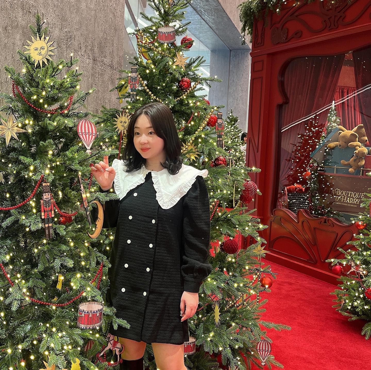 더현대 대구 해리의상점🎄💗 
크리스마스 분위기 물씬 ✨

#더현대대구 #더현대 #해리의꿈의상점 #해리의상점 #크리스마스 #미리크리스마스 #🎄