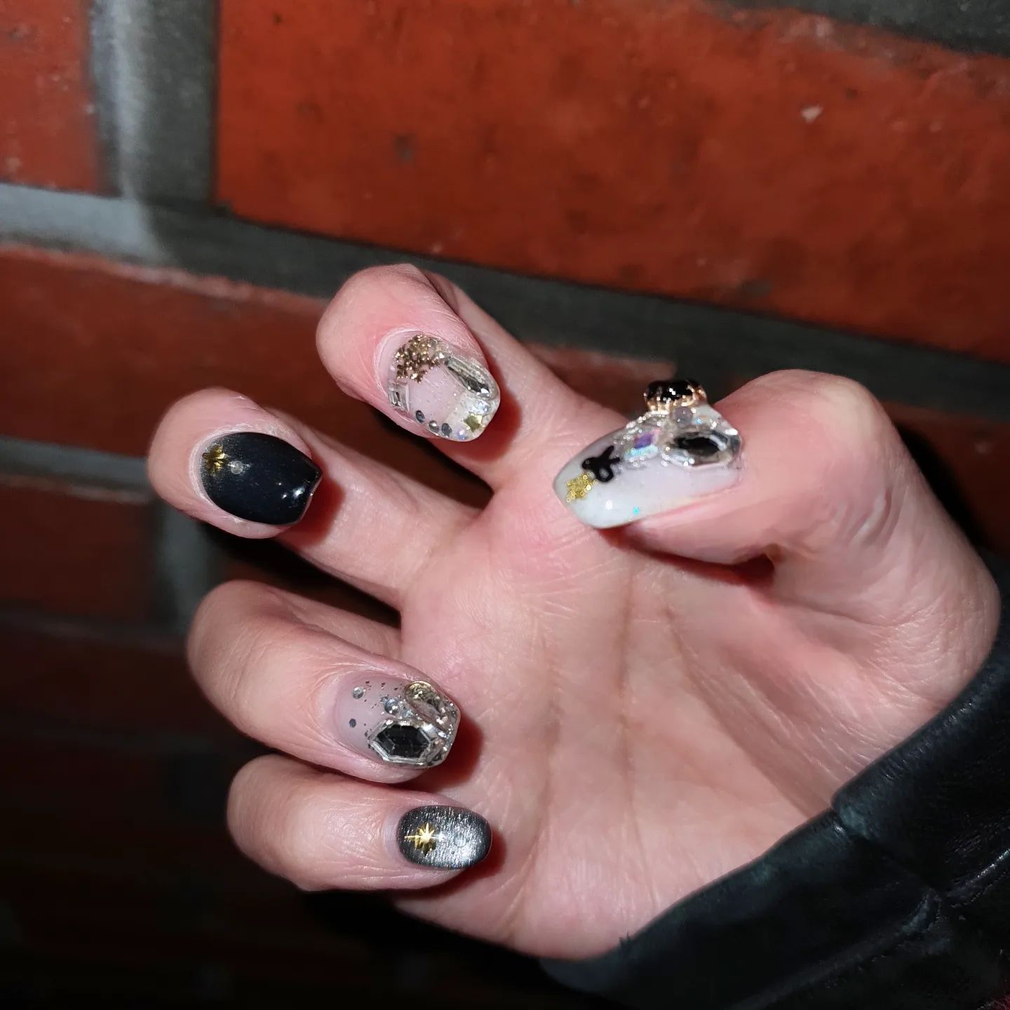 읏추읏추🖤
#협찬 itchu_nail