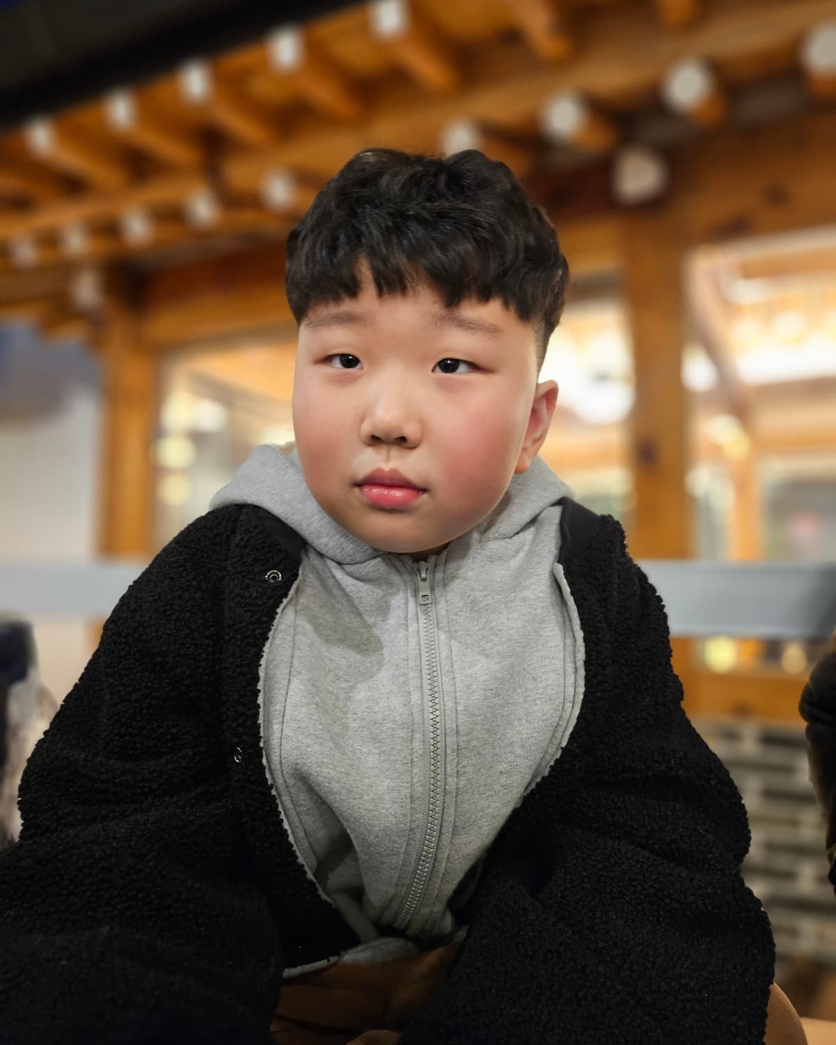240217
밥 먹고 카페가서 잠시 쉬기~!
케이크에 귤은 죄다 똥똥이 입으로🤣
엄빠는 빵만 먹었다고 한다 ㅋㅋ
.
오늘도 울가족 잘 놀았다
우리 내일은 쉬자ㅋㅋㅋㅋ
.
.
.
#에디션엠 #혜화카페 #주말나들이 #잘놀았다