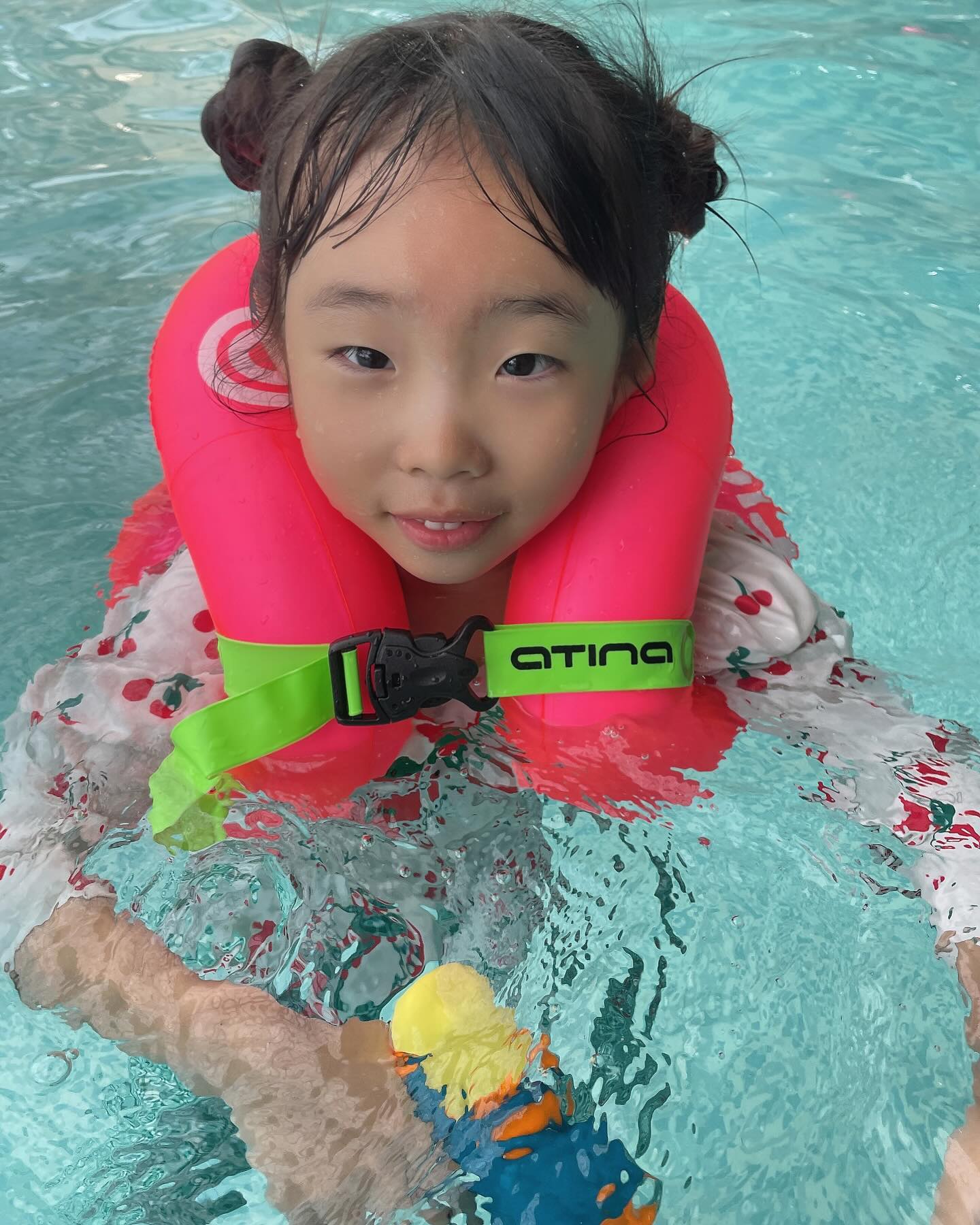 𖤐

퇴실하고 오션플레이💦 

평일인데 사람 너무 많아서 깜놀!!! 
썬베드는 다 마감되고 이게 머선일이람….😭😭
⠀⠀⠀⠀⠀⠀⠀⠀⠀⠀⠀⠀⠀⠀⠀⠀
하리찡은 왜 파도타기랑 유수풀 없냐며 ㅜㅋㅋㅋㅋ
튜브슬라이드도 완조니 노잼이었다고 한다…..🥲
⠀⠀⠀⠀⠀⠀⠀⠀⠀⠀⠀⠀⠀⠀⠀⠀

⠀⠀⠀⠀⠀⠀⠀⠀⠀⠀⠀⠀⠀⠀⠀⠀
⠀⠀⠀⠀⠀⠀⠀⠀⠀⠀⠀⠀⠀⠀⠀⠀
#꽃보다하리🌸 
#오션플레이삼척🐳 
#벌써성수기인가
#이제집콕해야지
