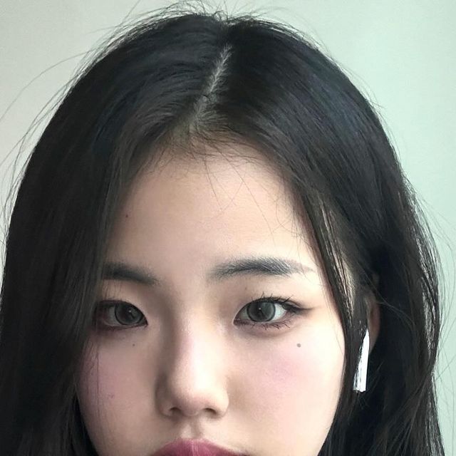 다연 on Instagram: "#제품협찬 @myfipn 애쉬컬러 렌즈는 처음인데👀 어느 톤이든 구애받지 않는 뮤트 뉴트럴 컬러임둥..♥︎ 루오아 (LUOA)ㅣ뉴트럴 ㅣ13.3 • • • #마이피픈 #피픈 #루오아