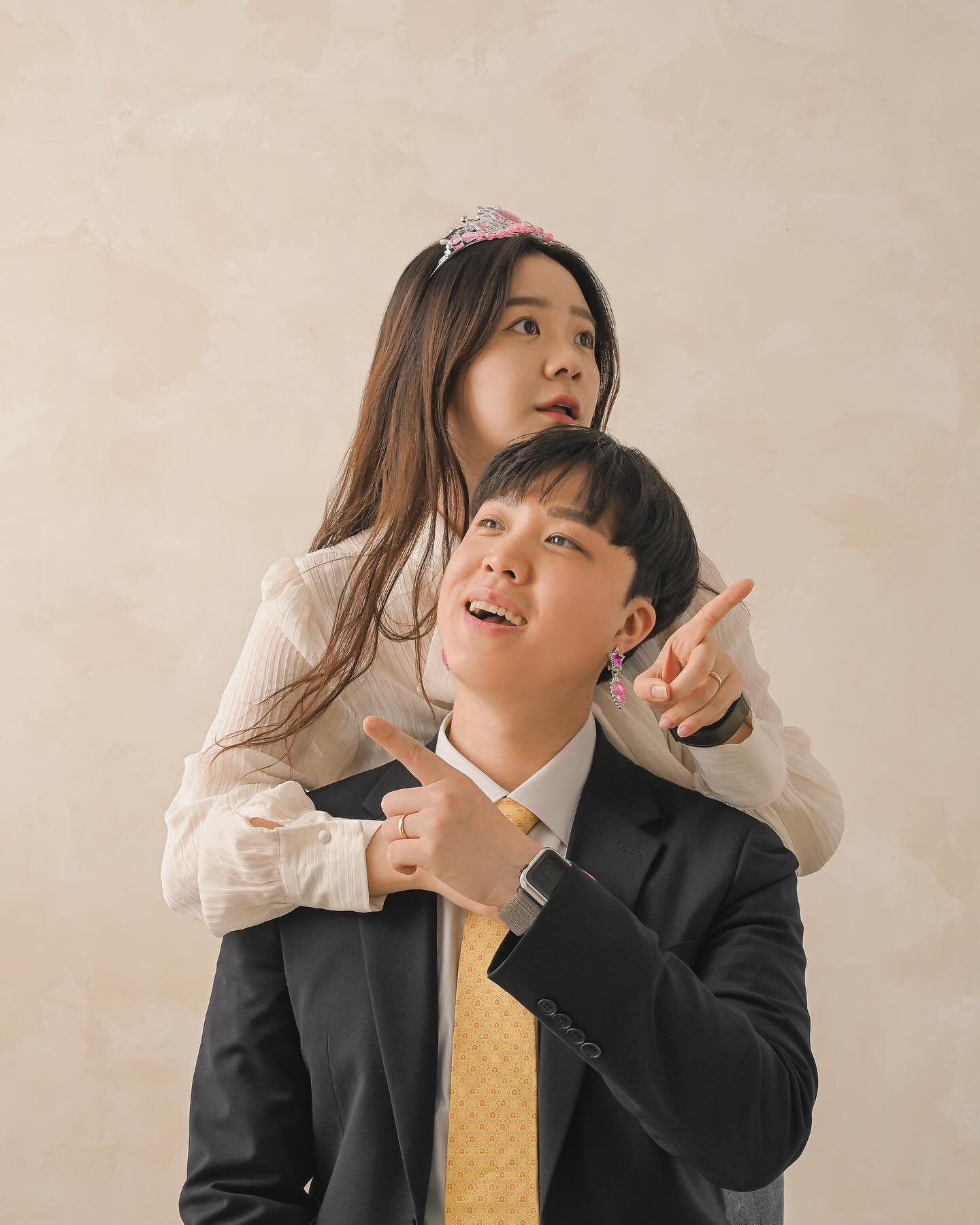 오빠랑 함께한 우당탕탕 셀프사진❤️‍🔥
#심수리스튜디오루원시티점
넘 잘 나와서 블로그에만 올리긴 아쉬워서 올리는 피드🙂‍↕️🫶🏻
자세한 후기는 옌니일기블로그로 놀러오데여💕
.
.
 #인스타그램 #일상 #데일리 #셀카 #셀피
#instagram #instamood #instagood #instadaily
#daily #selfie #f4f #dailylook #instalike #insta #ootd 
#옌나라준공주 #인천사진관 #가정동셀프사진관