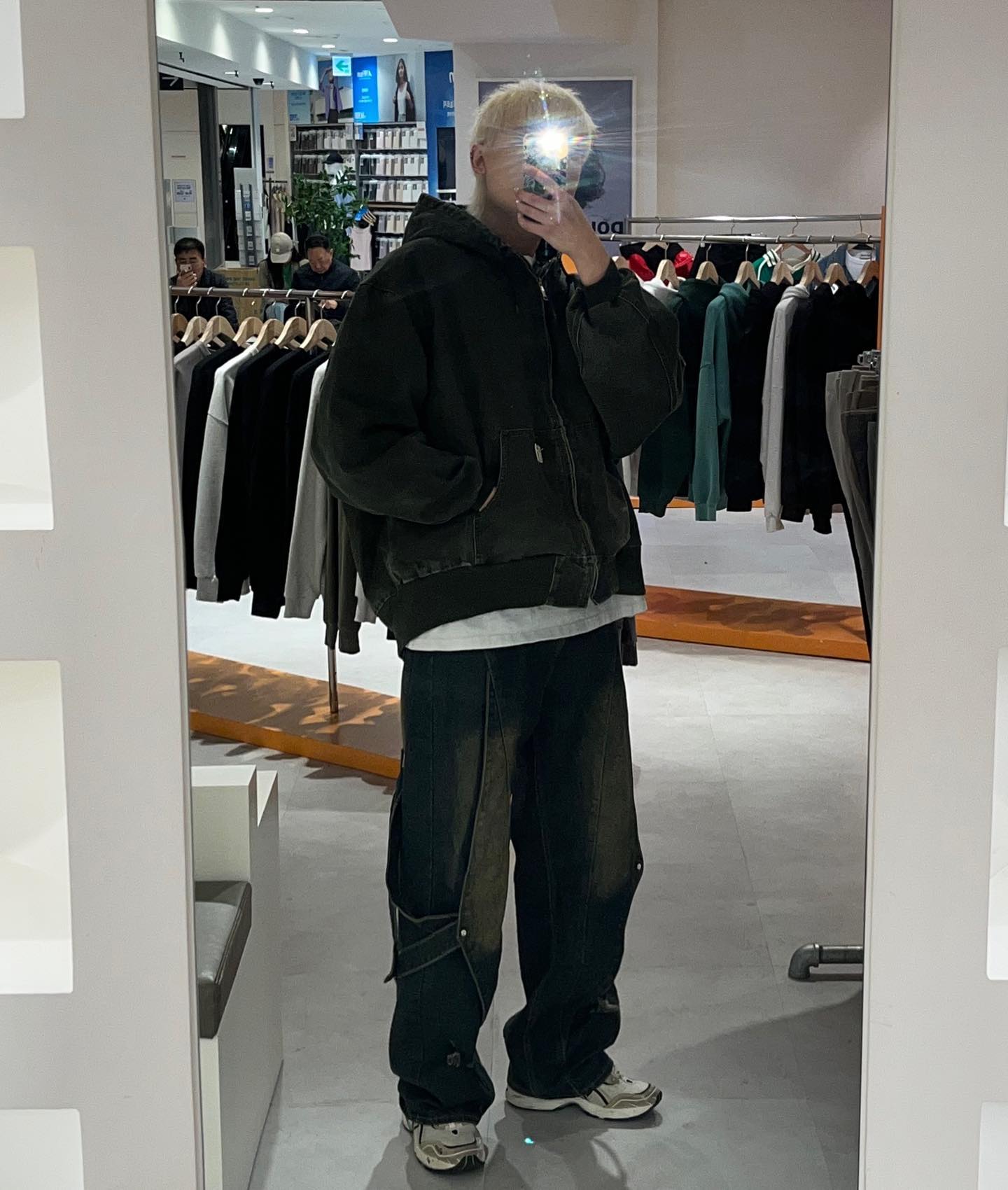 건gang챙기기
-
#ootd #ootdfashion #outfit #dailylook 
#ulzzangfashion #ulzzang #streetstyle