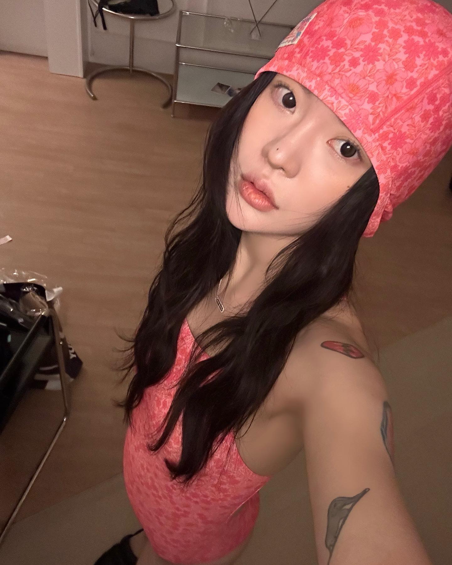 #광고 LoopLoop 24SS <뉴스포티> 컬렉션 💖
제가 입은 루프루프의 24SS 디자인 어떤가요??! 너무 귀엽져!! 이런 원피스 수영복은 잘 안입어봤는데 돌아오는 여름 루프루프랑 함께할 거 같아요!! 💖

80년대 에어로빅 스타일에서 영감 받은 디자인이구용 , 루프루프 디자인 스튜디오에서 매 시즌 개발되는 예술적이고 유니크한 아트웍이 포인트랍니다!! 

나 빨리 여름만을 기다려 〰️〰️ 🌊

#루프루프 #스윔웨어 #뉴스포티