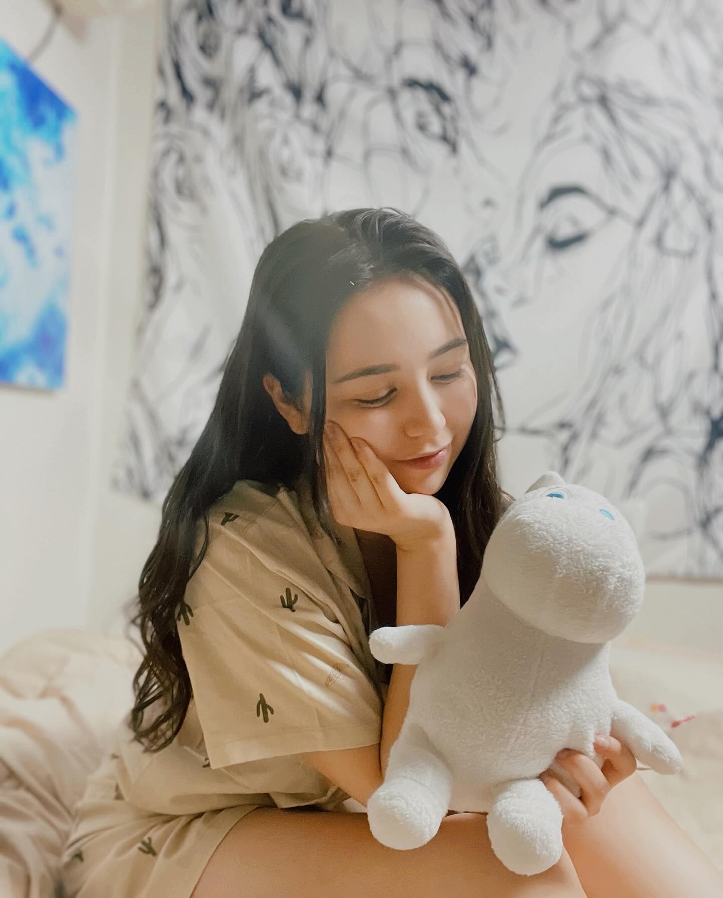 #협찬
🍯수면은 이너쿠키와 함께 💛
nbmart_official 이너쿠키 잠옷은 자연소재랑 면혼방으로 제작되어 피부자극이 없고 흡습성이 좋아 상쾌하고 부드러운건 안비밀 ✨
국가인증 기관, kotti의 검사를 통과한 안전한 원단이랑 품질 이랍니다. 사이즈는 다양하게 F사이즈부터 2XL까지 빅사이즈가 있어요.
패턴디자인을 자체 개발헤서 유니크한 디자인이 많아염!
인견 및 면혼방 2가지 라인업으로 제작되었답니다.
신혼 부부나 연인, 가족, 친구들에게 선물하기 좋은 파자마구 선물포장도 가능하다고 합니다 ✨
너무 깊지도, 갑갑하지도 않은 네트라인으로 편안하게 활동 가능한 이쁜 잠옷 ✨

#협찬 #잠옷 #면잠옷 #여름잠옷 #여자잠옷 #남자잠옷 #커플잠옷 #커플파자마 #파자마파티 #잠옷선물 #이너쿠키 #이너쿠키홈웨어 #이너쿠키잠옷