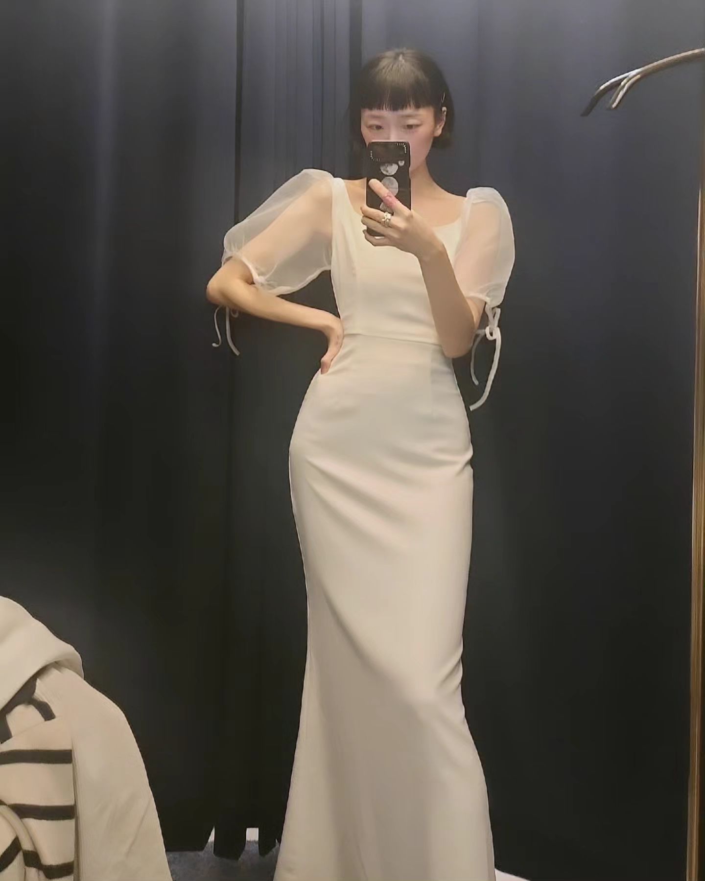 🤍 스토리 반응 좋길래 피드 박제ㅋ
네 여러분 저 결혼합니다👰
2018.11.10 토요일 7시 예식이구요
2019년 10월에 아들 하나 낳구
2021년 8월에 아들 하나 더 낳으려구요😊
 
딸이 있음 좋겠지만 왠지 아들만 둘일거 같은 예감이 들어요^^
 
ㅋ
 
 
 
 
 
 
#셀프웨딩 #드레스대여 #드레스피팅 #본업스타그램 #거울셀카 #예신스타그램 #인척하는 #워킹맘