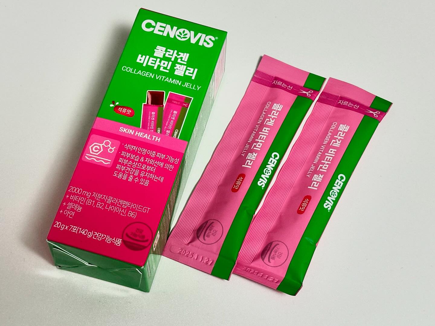 요즘 피부가 속부터 건조해서 콜라겐을 알아보다가 간식처럼 하나씩 가지고 다니면서 챙겨먹기에도 좋은  젤리형으로 구매해봤는데 비리지 않고 달콤한 석류맛에 탱글한 식감이라 잘 챙겨먹게 돼서 좋더라구요  피부건강과 밸런스를 유지하도록 하는힘 스킨코어에 좋은 세노비스 콜라겐 비타민 젤리 1포에 저분자콜라겐 펩타이드GT가 2000mg이나 들어있어서 일일섭취함량을 한포로 충분히 채울 수 있어요 그리고 7월 올영픽으로 올리브영에서 40%할인가로 구매가능해서 세일할때 쟁여놓고 매일 꾸준하게 챙겨먹어요✨

 
#세노비스 #콜라겐비타민젤리 #올리브영콜라겐 #먹는콜라겐젤리 #저분자콜라겐