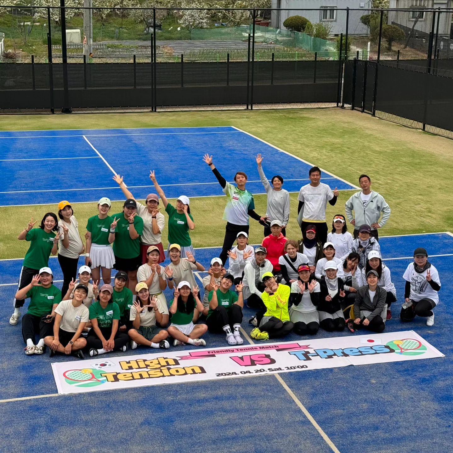 평생에 한번밖에 경험해보지 못할 것 같은!
테니스 한일 친선교류전🇰🇷🇯🇵🥎❤️

유일무이한 하텐 윤대장님 덕분에
high_tension_tennis & tpress_official 
하이텐션과 일본의 티프레스 클럽이 넘나 즐거운시간😍

비가 부슬부슬 왔지만
다들 아무말없이 비맞으면서 테니스친..
#테친자 .............

다음엔 도쿄에서 2차전?!?!?!?!?!🤩
.
.
#테니스 #테니스동호회 #테니스타그램 
#테니스타그램🎾 #tennis #tennislife #tpress 
#아리가또 ❤️❤️❤️❤️❤️❤️❤️❤️❤️❤️❤️❤️❤️