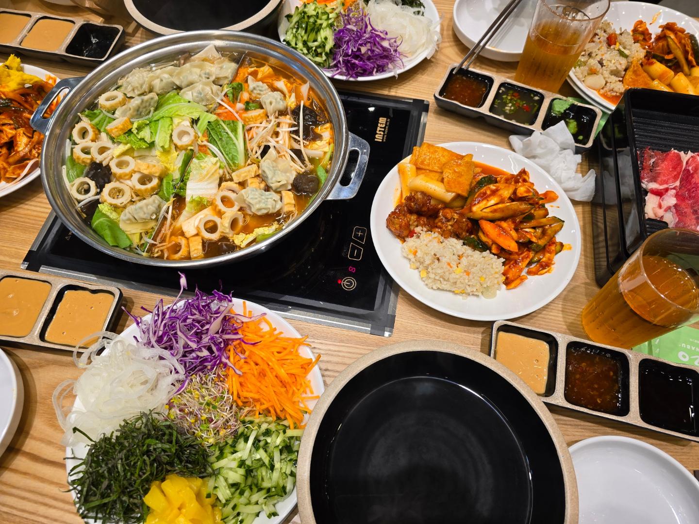 #샤브20울산삼산점 
조금만 늦게 갔음 대기할뻔~~
고기  무한리필~~
닭강정 맛집
마지막은 커피에 아이스크림 얹은 #아포가토 꼭 먹기!
#지난피드
#파묘 보러가던 날!
#정주부