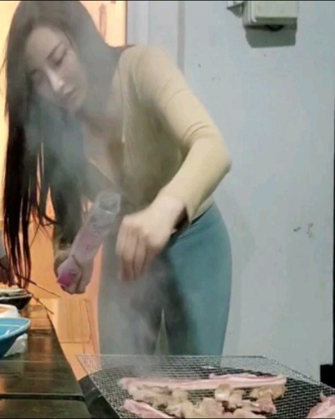 캠핑 펜션여행가서 삼겹살 꾸어먹엇지용~~
참 맛있단 말이지 헤햇 😚

요즘 소금 이슈 일본 방사능 오염수 바다에 미세플라스틱 등 오염 소금 문제가 많지만 핑크솔트 핑크소금은 2억년 이상 암염으로 미네랄 등 풍부하여 오염 걱정이 없으며 성분 분석표에 따라 저가 핑크솔트 등으로 구분되며 진에이엔티 핑크솔트는 납.비소.카드뮴 등 제로 최상품 소금이래요 :) 

#설날 #추석 #설날선물 #추석선물 #진에이엔티 #핑크솔트 #천일염 #소금 #펫원더마블  #암염22 #핑크소금 #답례품

구매 링크
https://m.smartstore.naver.com/petmarble-pinksalt/products/6788359461

요걸루 욕조에 물받아서 소금 녹이고 목욕해도 진짜 좋은데
향균향염효과 소금탕 !!
