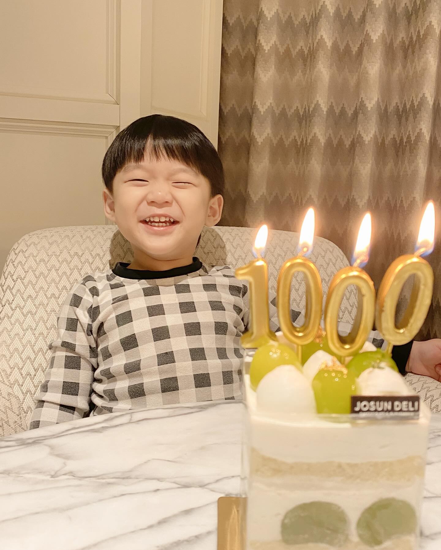 김로우니 1000일 기념 3박4일 부산여행🎂

미운네살 김로운. 엄마는 매일 화가난다🔥🔥
그래도 너무 이뻐 사랑해🫶

#32개월아기 #32개월아들 #미운네살 #1000일 #부산여행 #부산아기랑 #그랜드조선부산 #육아소통 #육아소통그램