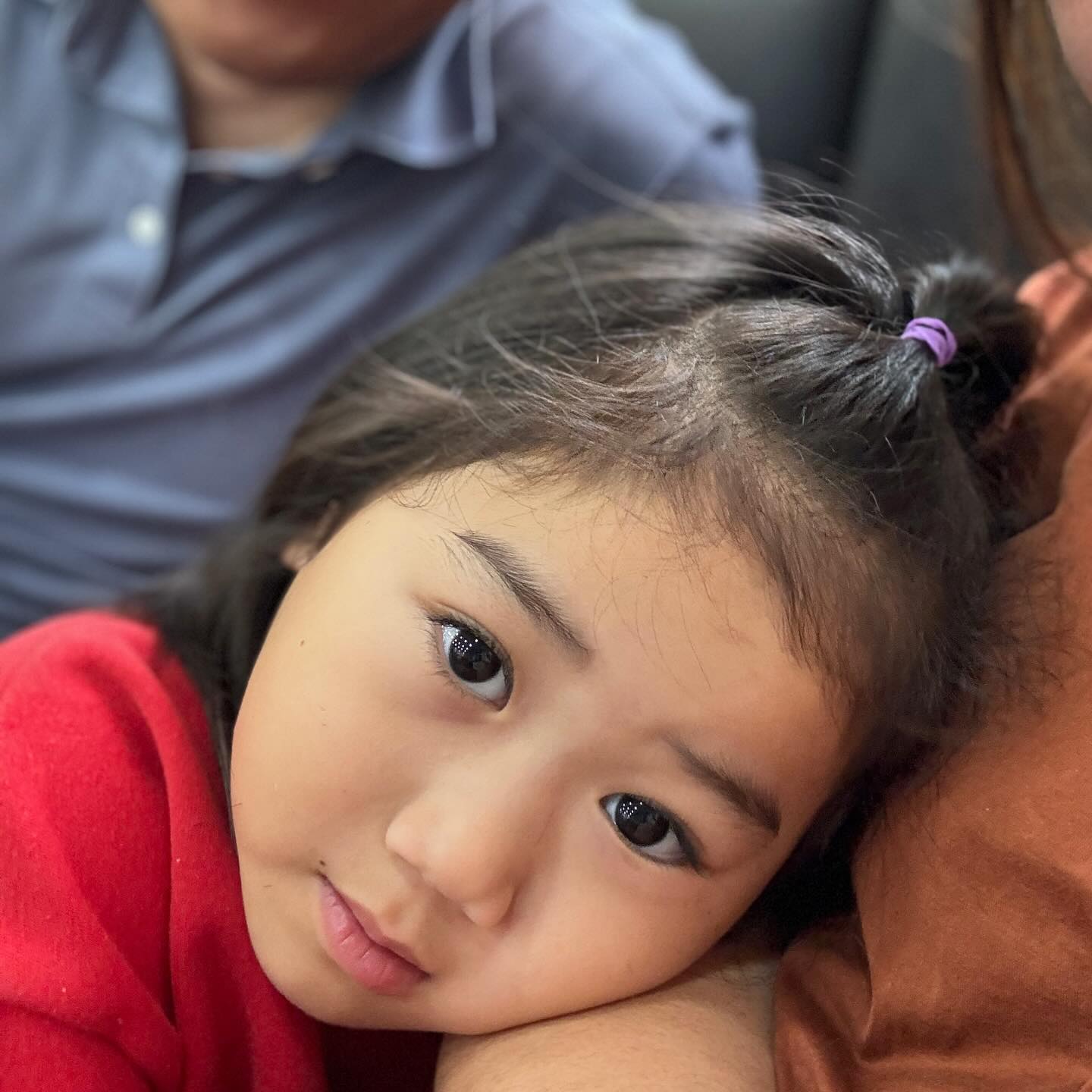 아픈데 이쁜 아이
단발머리로 변신후 감기가 지독하게
걸려 몇일째 열이 오르락 내리락
끙끙하는 모습이 짠하다..
.
#육아일상기록 #아픈아이