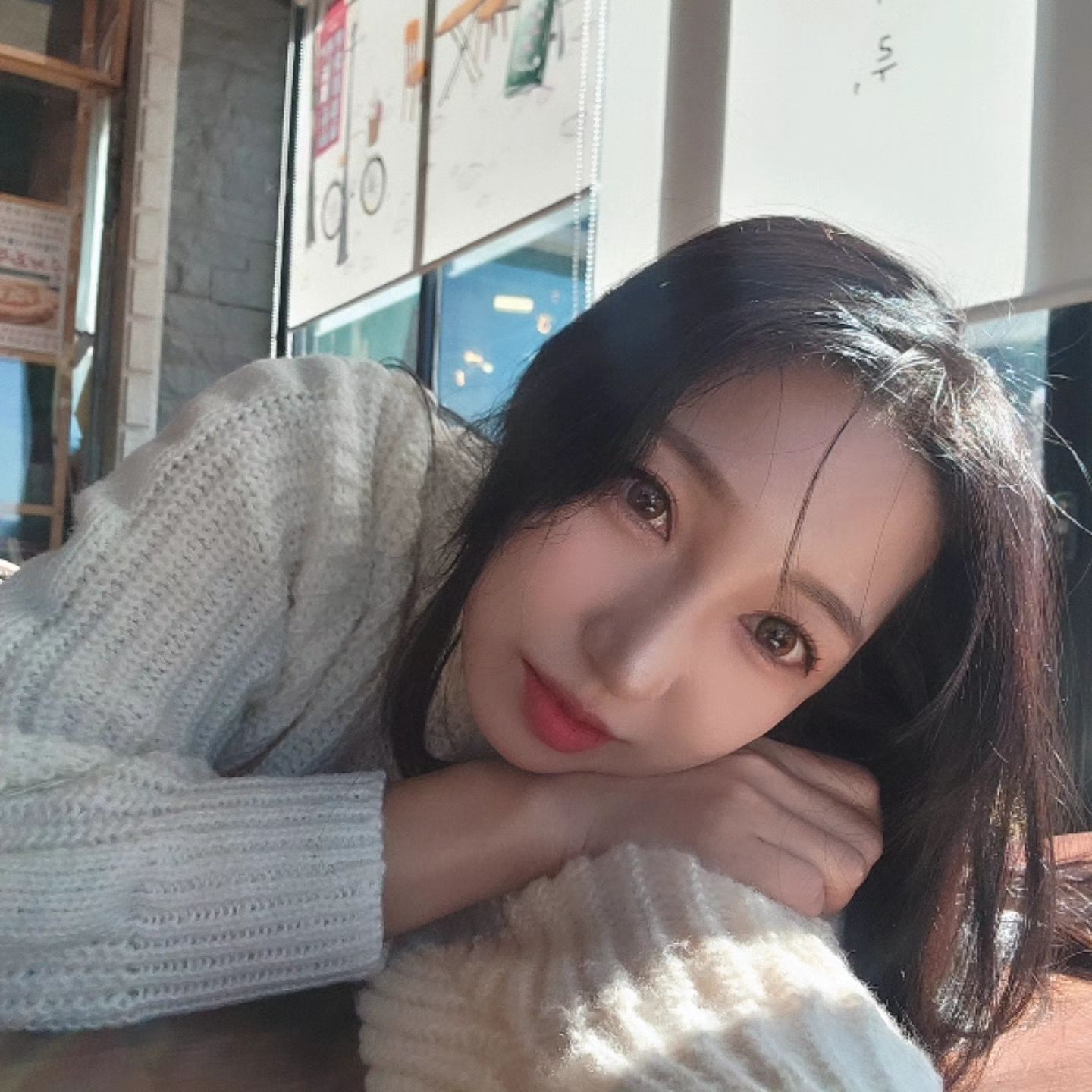 애들 얼집 보내놓고 하는 오랜만의 낮데💕
춥지만 날씨 좋은 오늘😆

.

#라피온 #덕동동 #우리집큰강아지 #똥강아지 #소통 #곧40살 #오지마라진짜