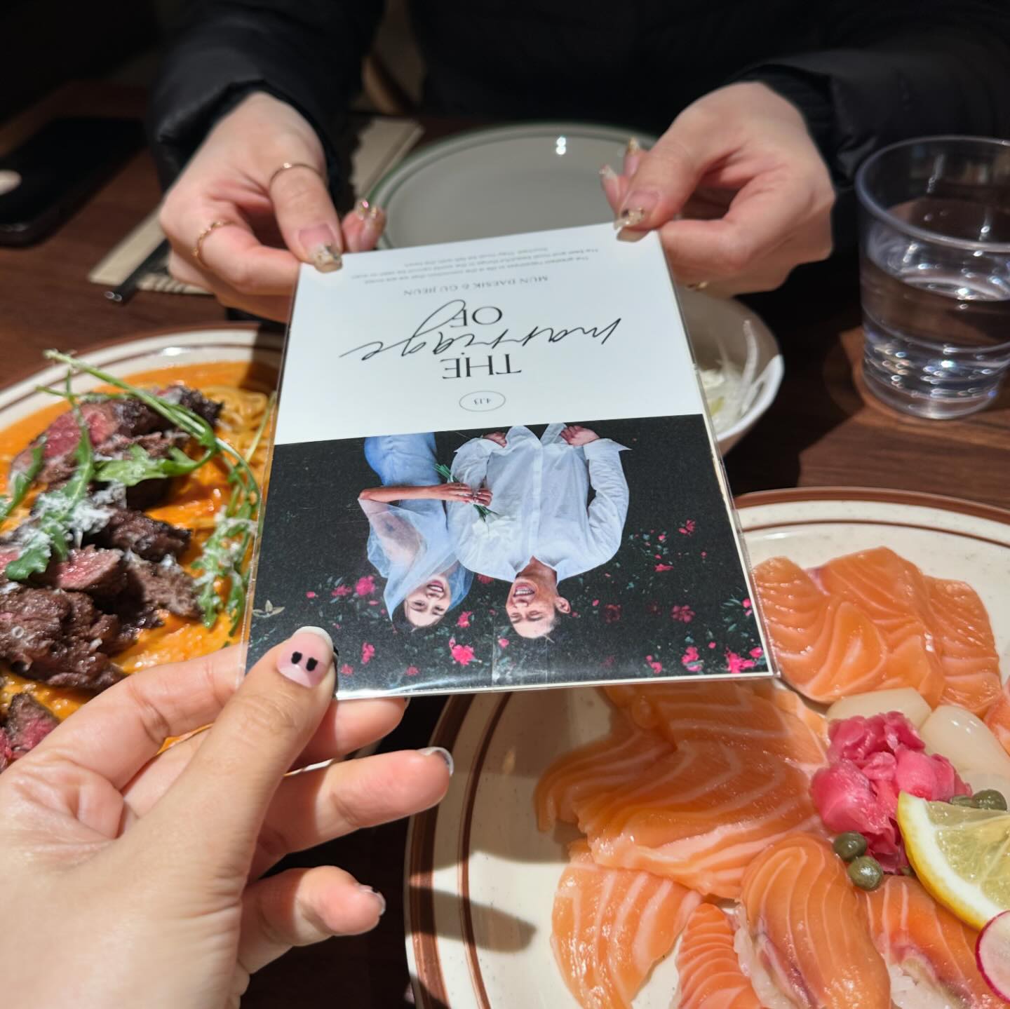 🍝🍣

끝난듯 끝나지 않는 청모..! 엊그제 받은 청첩장 같은데 이제 내가 주고 있다 ㅠ 허우 ,, 청모 핑계로 맛있는 거 자주 먹어서 참 좋아. 파슷하랑 연어 기가 맥힌다 맥혀-! 청모 끝나라. 아니 끝나지마! 아니 끝나!!!!!! 

samsan_garden #협찬 #울산삼산맛집 #울산맛집 #울산남구맛집 #울산맛집추천 #울산삼산동맛집 #울산파스타 #울산레스토랑 #울산데이트