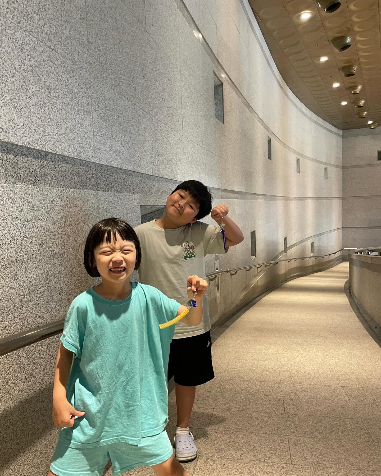 사진으로 말해준 오늘하루🩵⠀⠀⠀⠀⠀ ⠀ ⠀⠀⠀⠀⠀⠀ ⠀⠀⠀⠀⠀ ⠀⠀⠀ ⠀
여름 방학하고 
나는 너무 힘든데 , 얘네들은 즐겁다!⠀⠀⠀⠀⠀ ⠀ ⠀⠀⠀⠀⠀⠀ ⠀⠀⠀⠀⠀ ⠀⠀⠀ ⠀
그걸로 된거지뭐🤍⠀⠀⠀⠀⠀ ⠀ ⠀⠀⠀⠀⠀⠀ ⠀⠀⠀⠀⠀ ⠀⠀⠀ ⠀
내일도 잘 지내보자! ⠀⠀⠀⠀⠀ ⠀ ⠀⠀⠀⠀⠀⠀ ⠀⠀⠀⠀⠀ ⠀⠀⠀ ⠀
⠀⠀⠀⠀⠀ ⠀ ⠀⠀⠀⠀⠀⠀ ⠀⠀⠀⠀⠀ ⠀⠀⠀ ⠀
⠀⠀⠀⠀⠀ ⠀ ⠀⠀⠀⠀⠀⠀ ⠀⠀⠀⠀⠀ ⠀⠀⠀ ⠀
#우우형제일상기록
#코코와우우형제네집