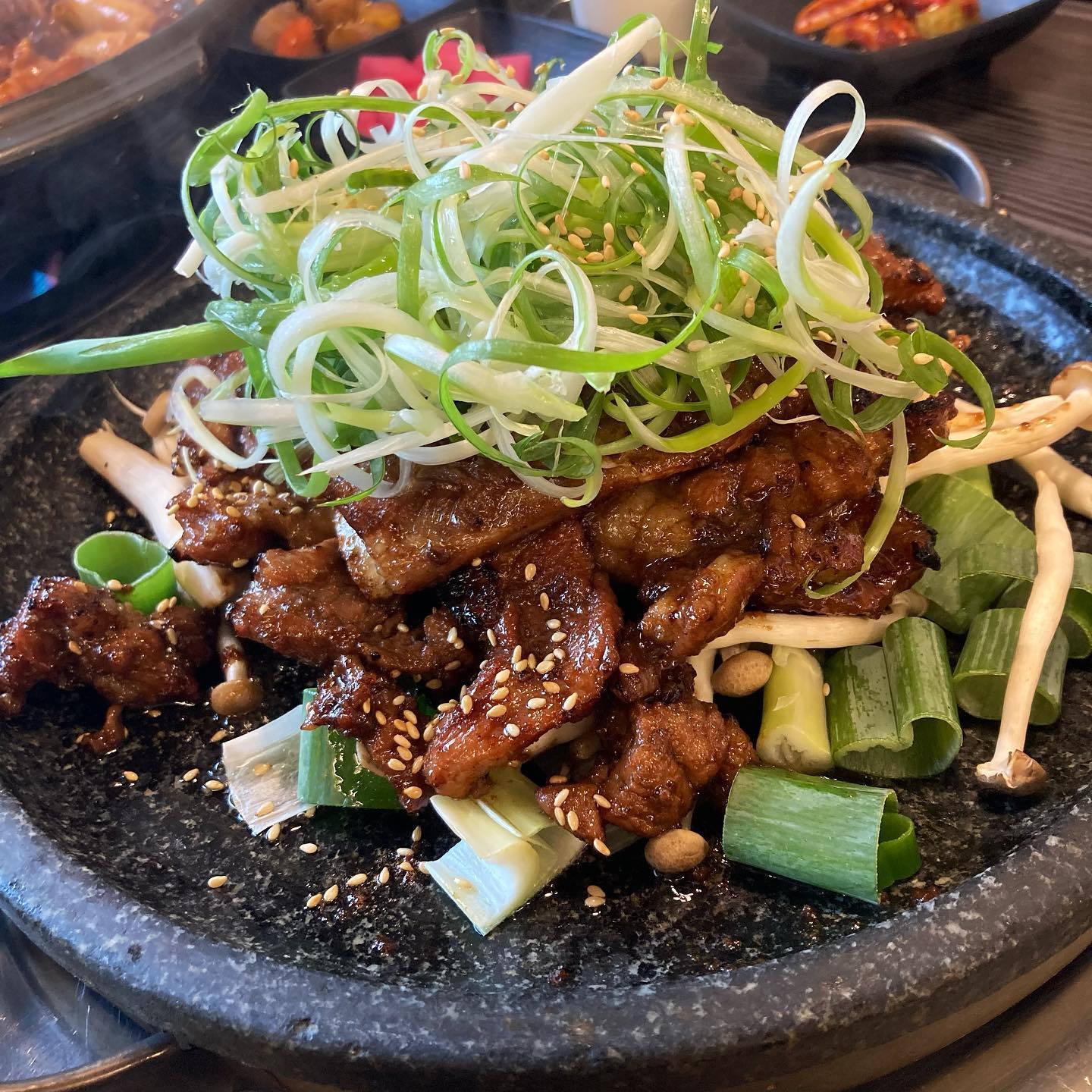 상주 돼지고기구이 <삼치기>

✔️ 어른들 술안주 쫄갈비
✔️ 아이들도 좋아할 맛 석갈비

🕦 영업시간: 매일 11:30~22:00
✅ 주소: 경북 상주시 동수4길 110
🚘 주차: 주차 가능

* 주차 공간이 협소하나 길거리에 주차 가능