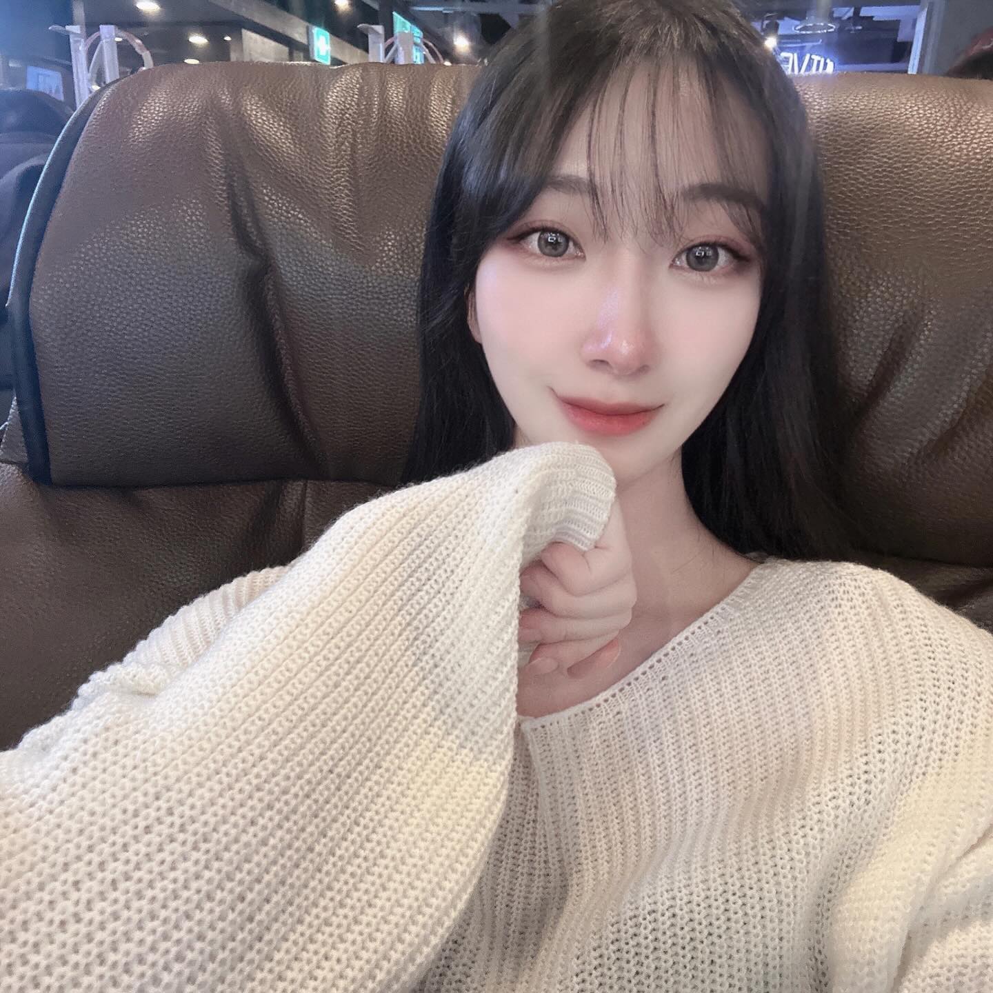 트리랑 사진 좀찍을려하면 금일웨이팅마감;^^

다들 크리스마스에 계획있으신가요
일단 지금 이불안이라 행보캐