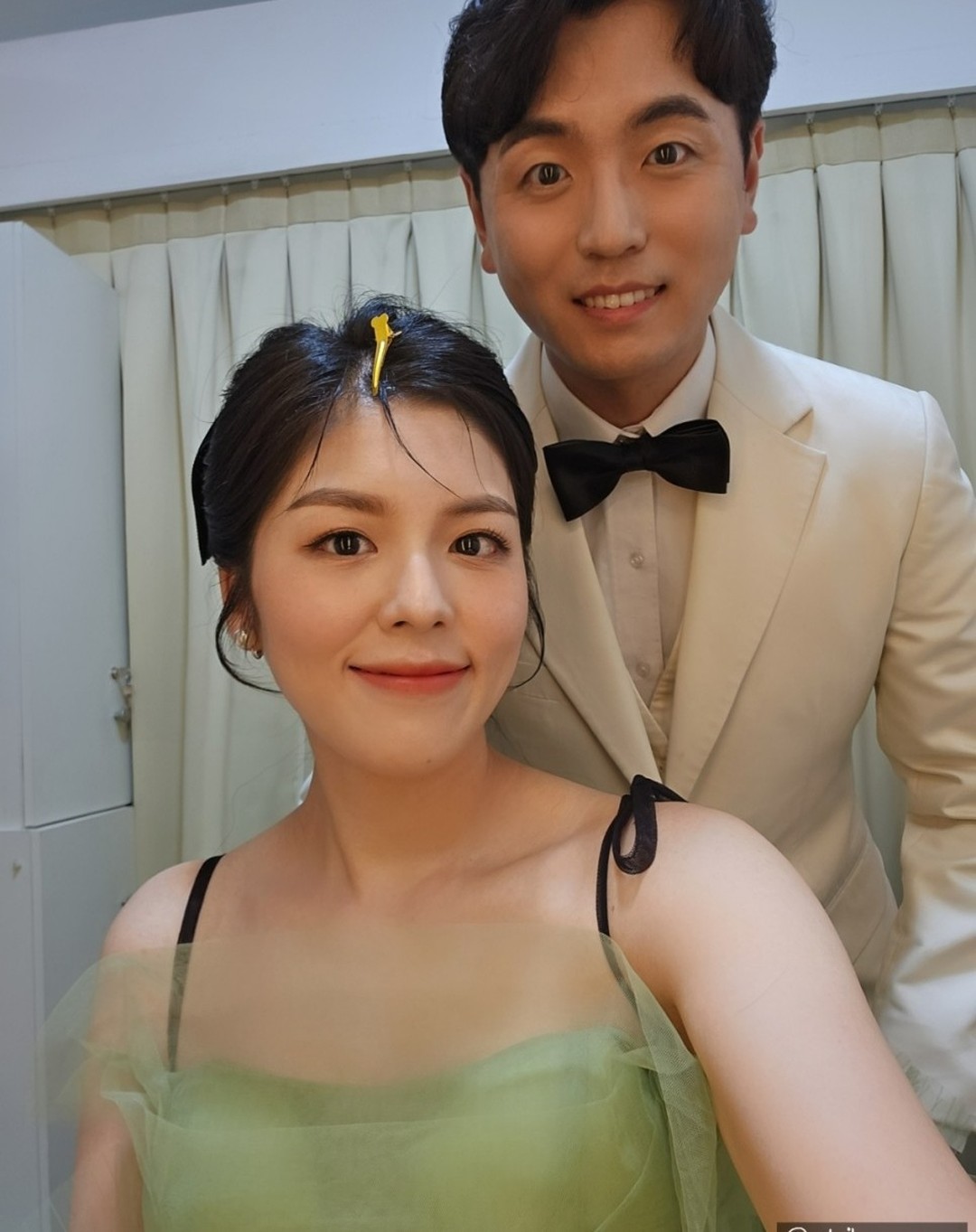 광주 촬영 메이크업_제나메이크업

✔️ 광주 동구 서석로7번길 6-27 2층 
✔️ 062-222-9438 (예약문의)

인생 메이크업....👰‍♀️🤵‍♂️
너무 마음에 들어서 지우기가 아까울 정도였던 스튜디오 촬영 메이크업!!

얼굴에 맞게 과즙 터지는 메이크업 해주셔서 대만족!

광주 스튜디오 메이크업은
#제나메이크업 에서 해결하세요 🖤

블로그 보러가기 - https://blog.naver.com/daily__young/223245149151

#웨촬메이크업 #광주제나 #촬영메이크업