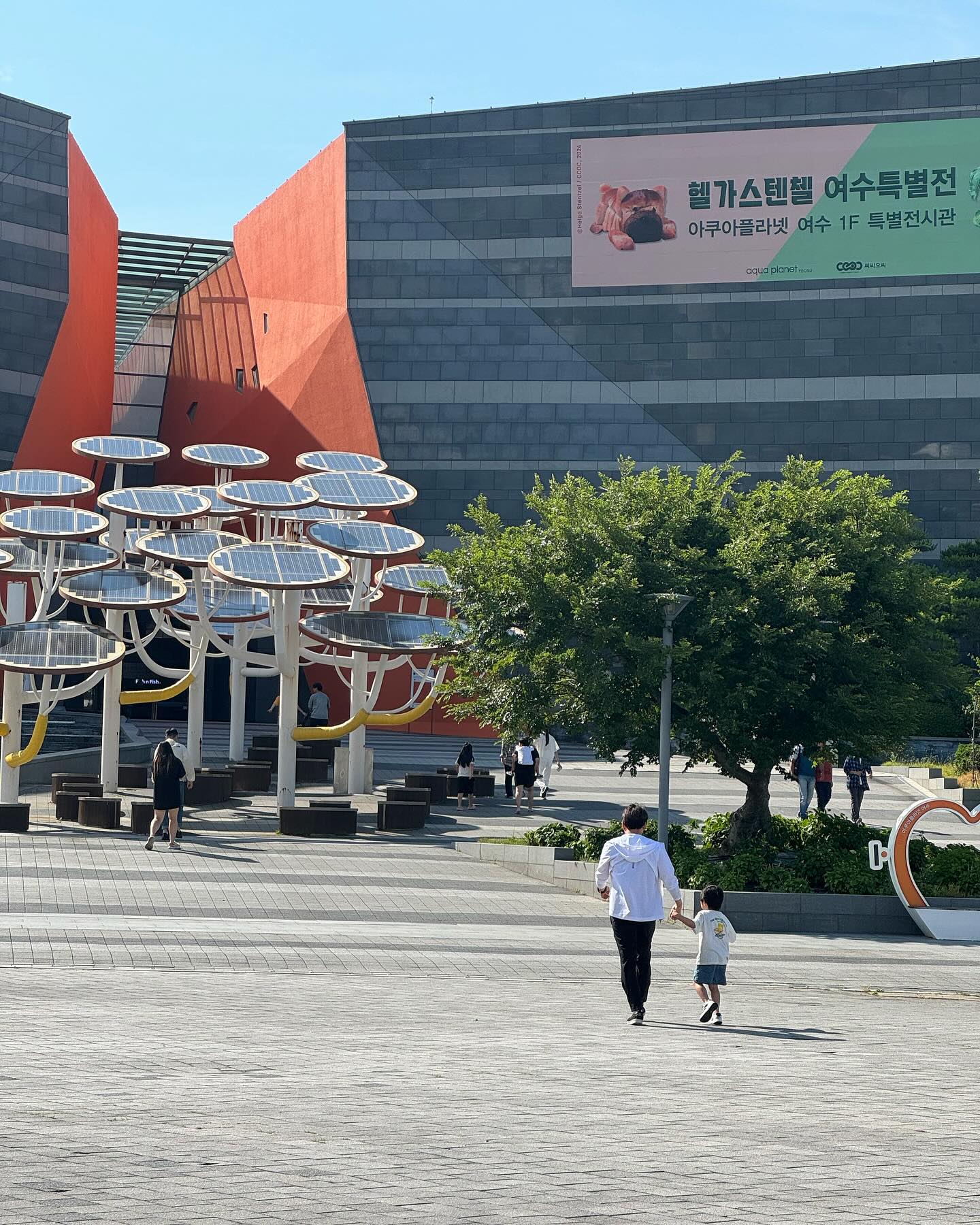 ❤️

언제가도 처음간것처럼 좋아하는 아쿠아리움
이 좁은 아쿠아리움을… 한시간 반이나 보는 이유는 뭐야..?