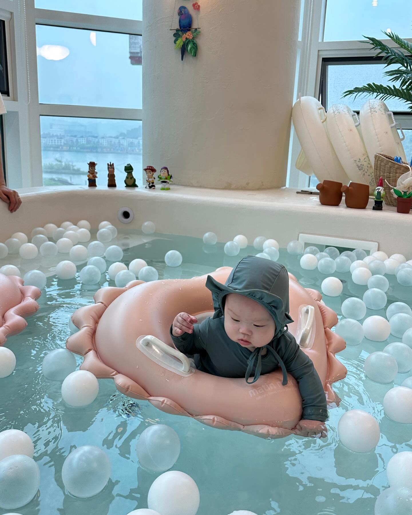 🫧
칭기들이랑 물놀이하구
엄빠들은 수다떨구
재미있었어용🩵🩵