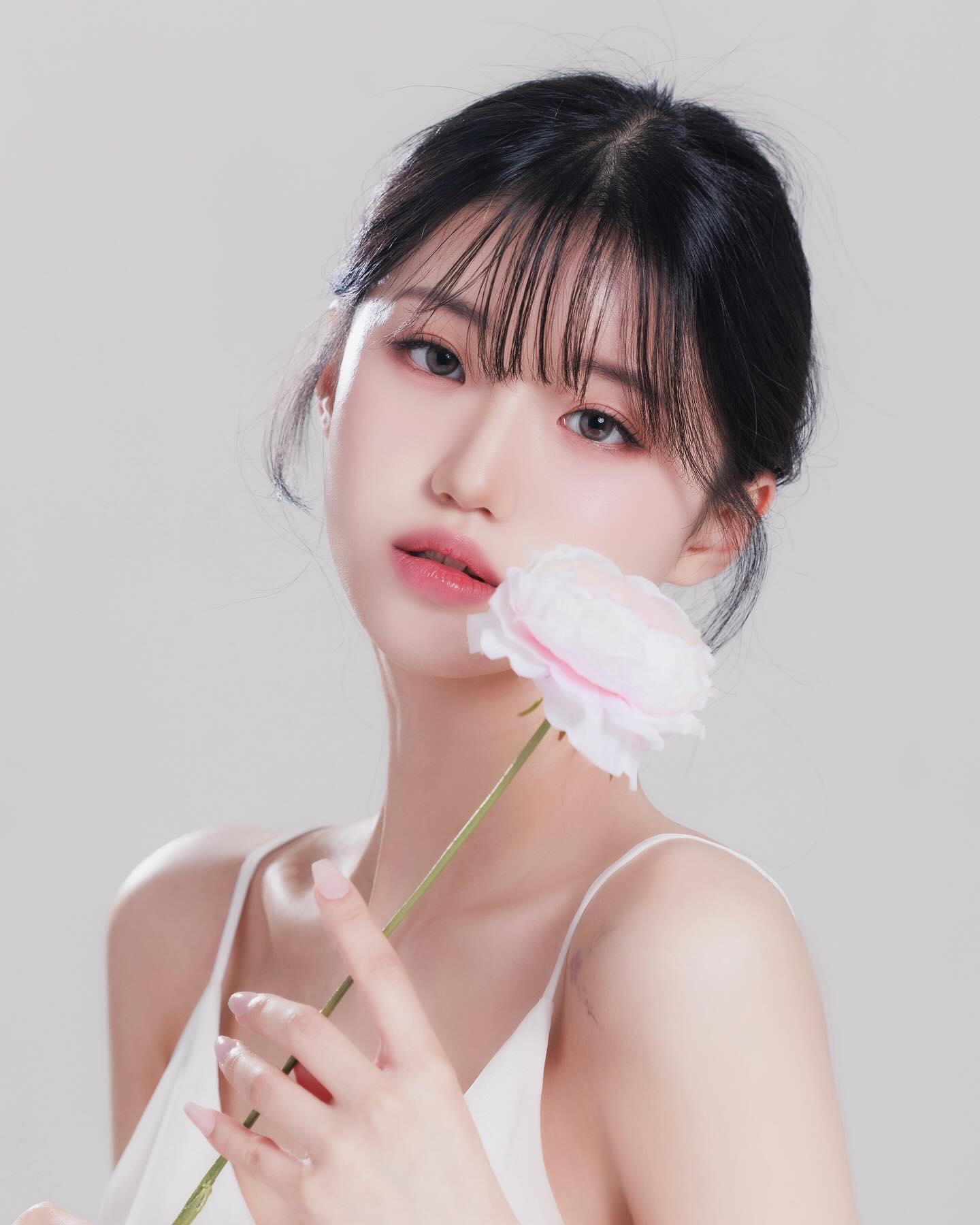 꽃 프로필🌸

📸 playoff_jito 
💄 makeup.narae